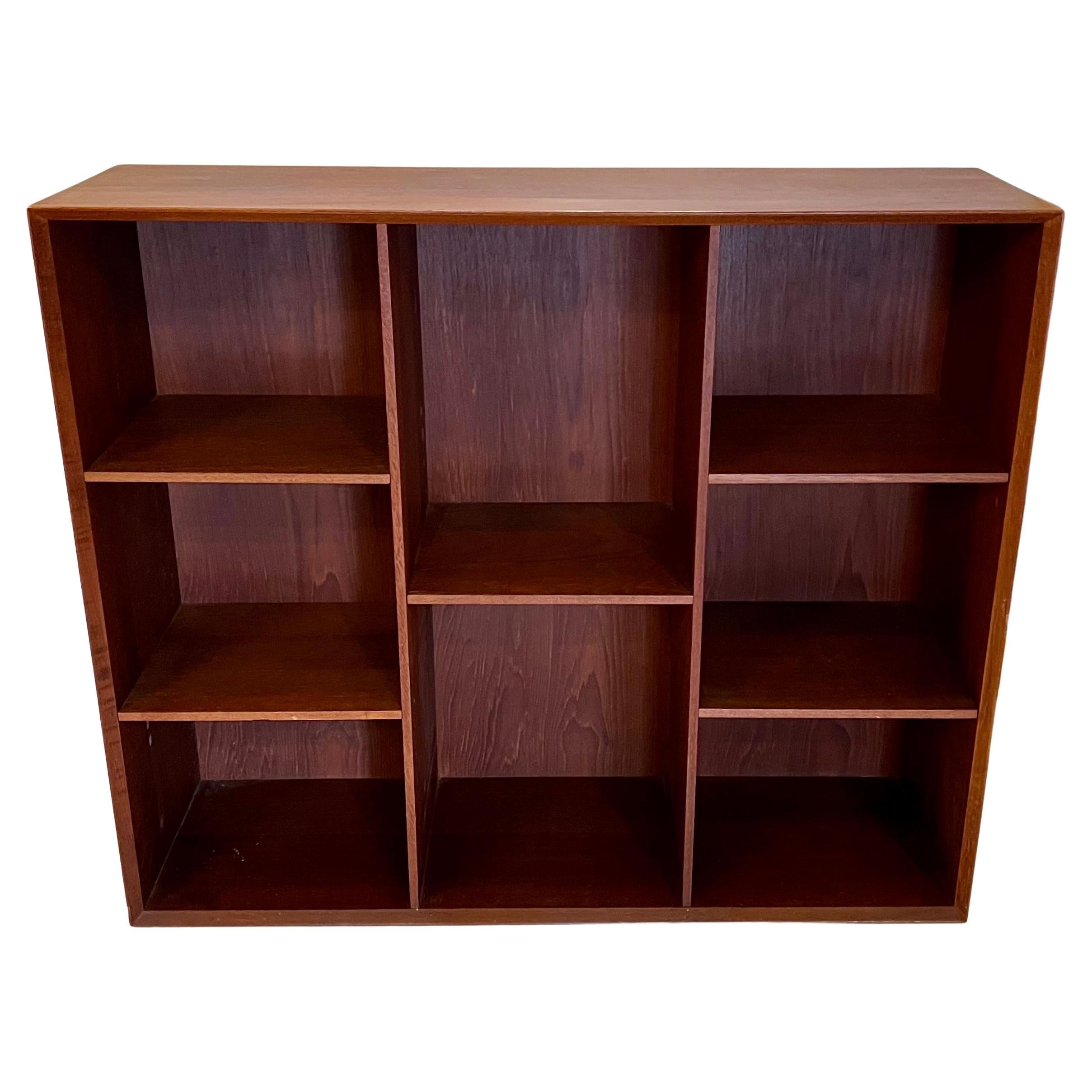 Danish Modern Solid Teak Bookcase by Peter Hvidt  & Orla Molgaad In Good Condition In San Diego, CA
