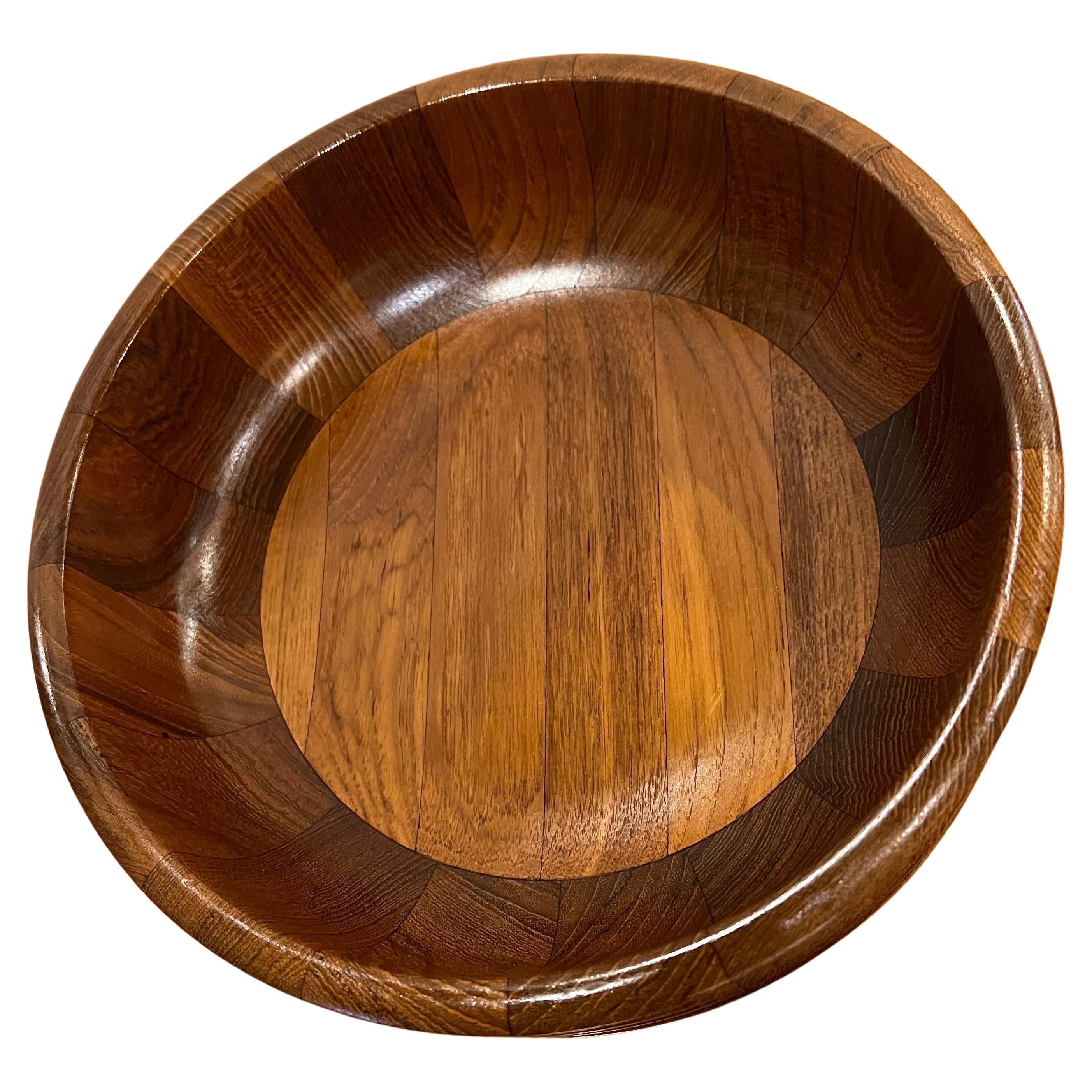 Danish Modern solid Teak Bowl With Lid By Mandalay Genuine Teak In Good Condition For Sale In San Diego, CA