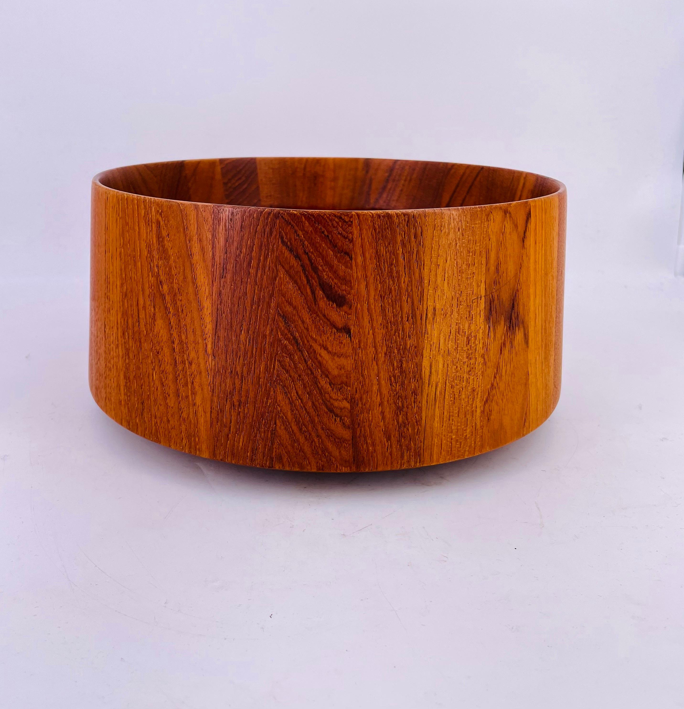 Rare shape with beveled edge on this solid teak, salad bowl designed by Quistgaard for Dansk, circa 1970s great condition.
 