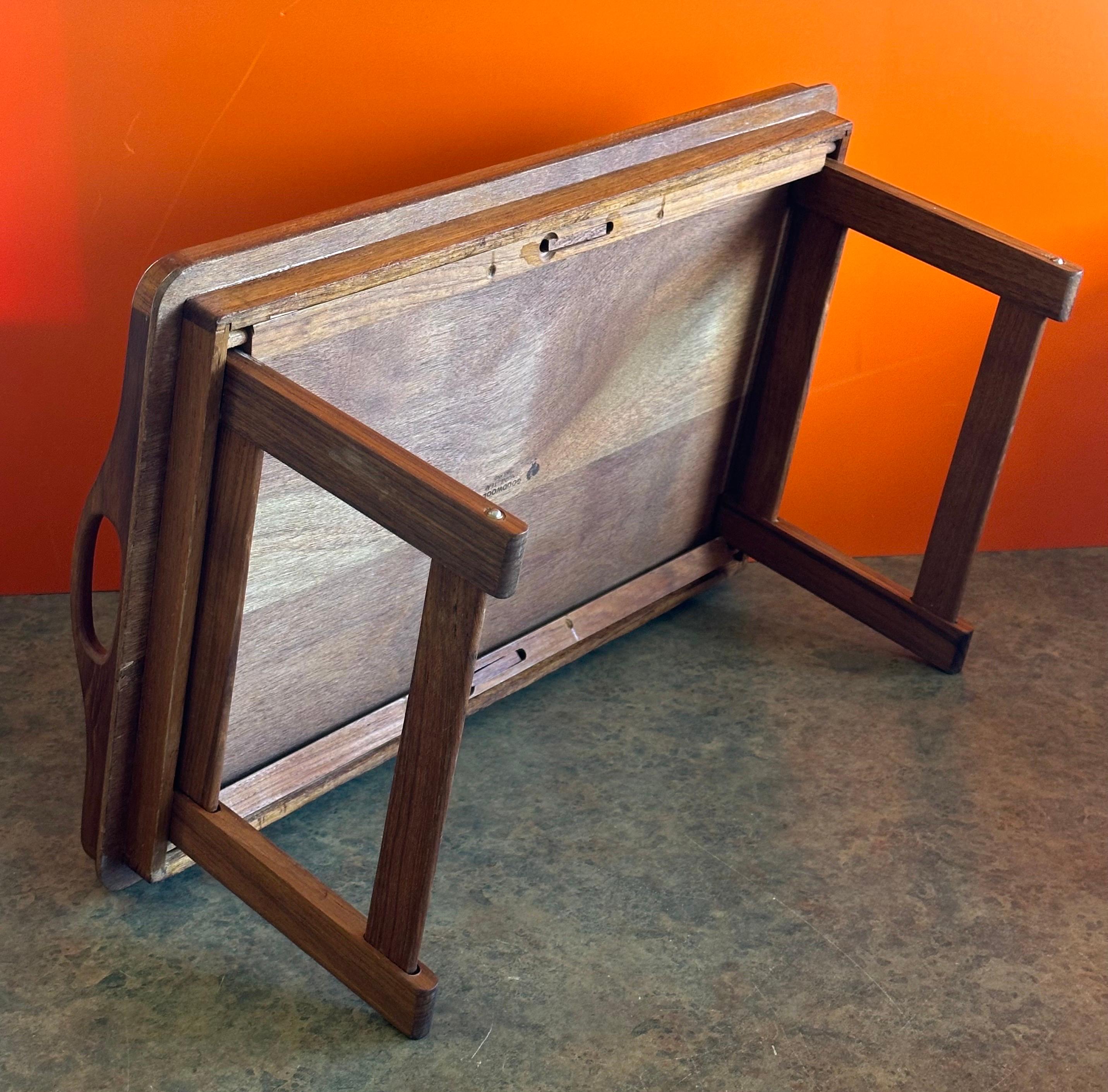 Bandeja plegable danesa moderna de teca maciza para cama / desayuno en venta 3