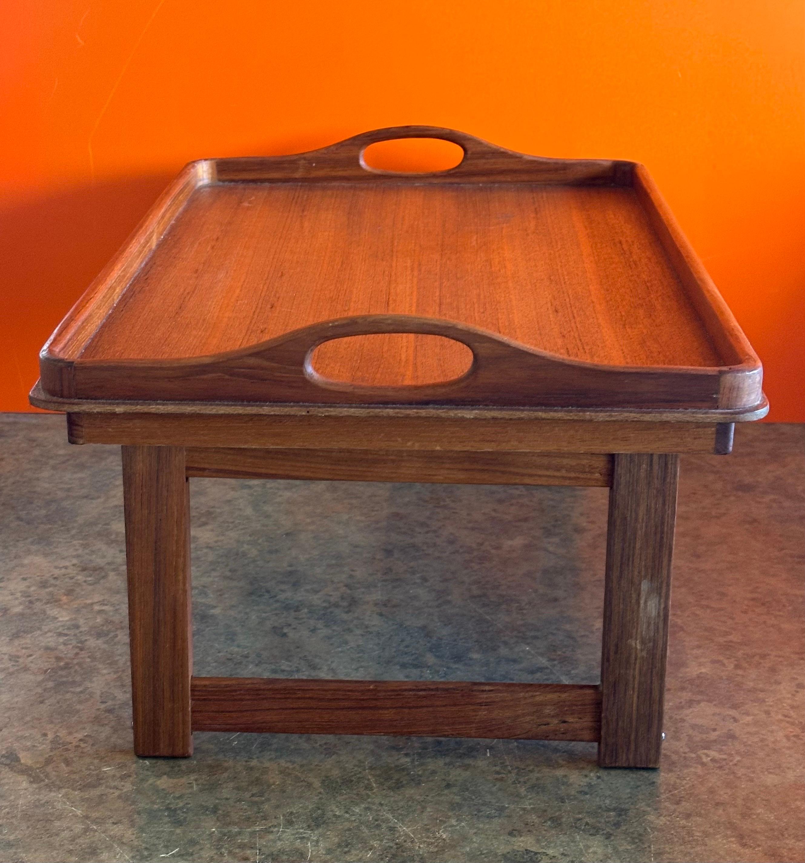 Bandeja plegable danesa moderna de teca maciza para cama / desayuno en venta 2