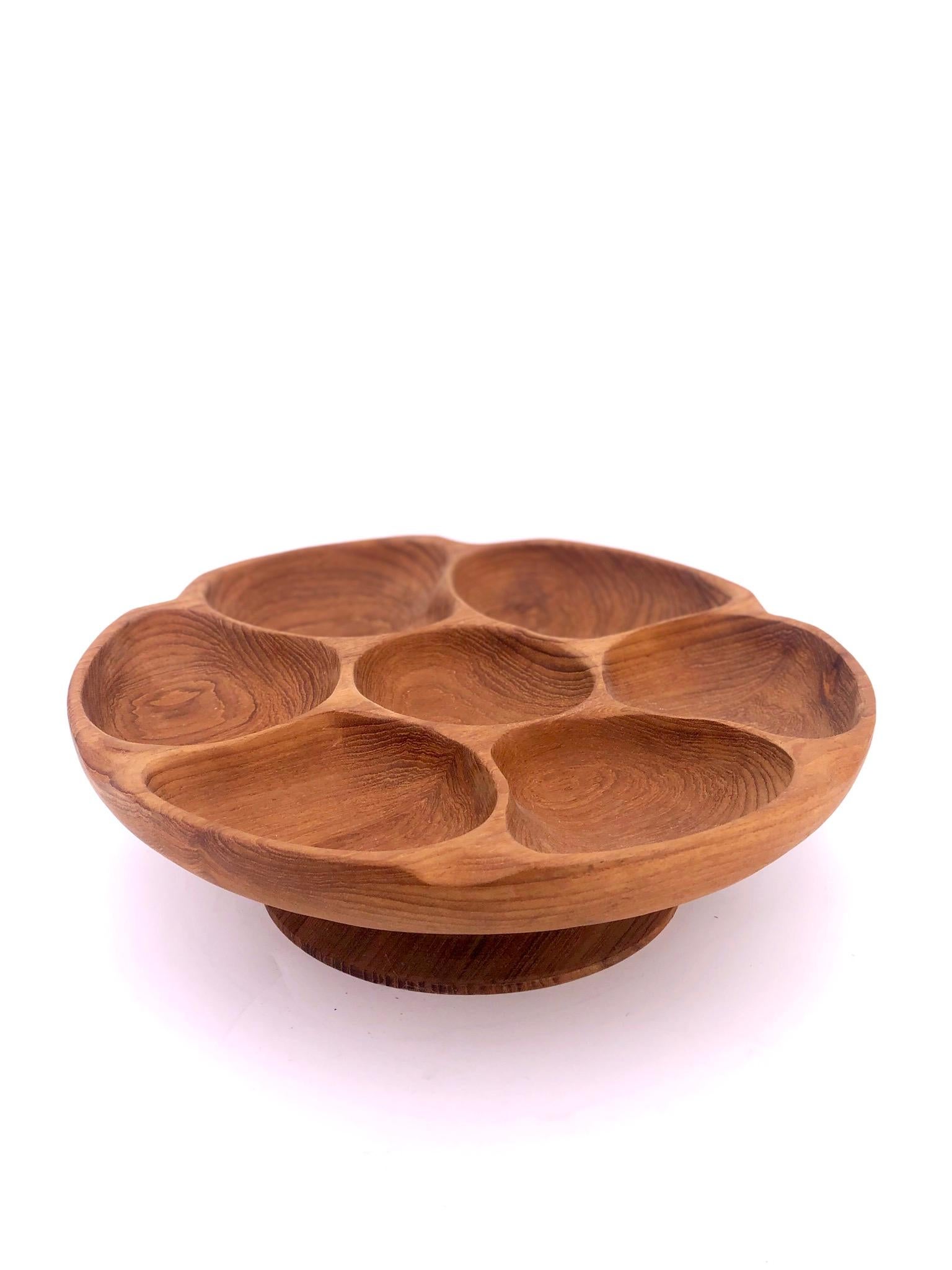 Beautiful and rare solid teak rotating tray, perfect for chips, peanuts, nuts, etc. great condition circa the 1960s.