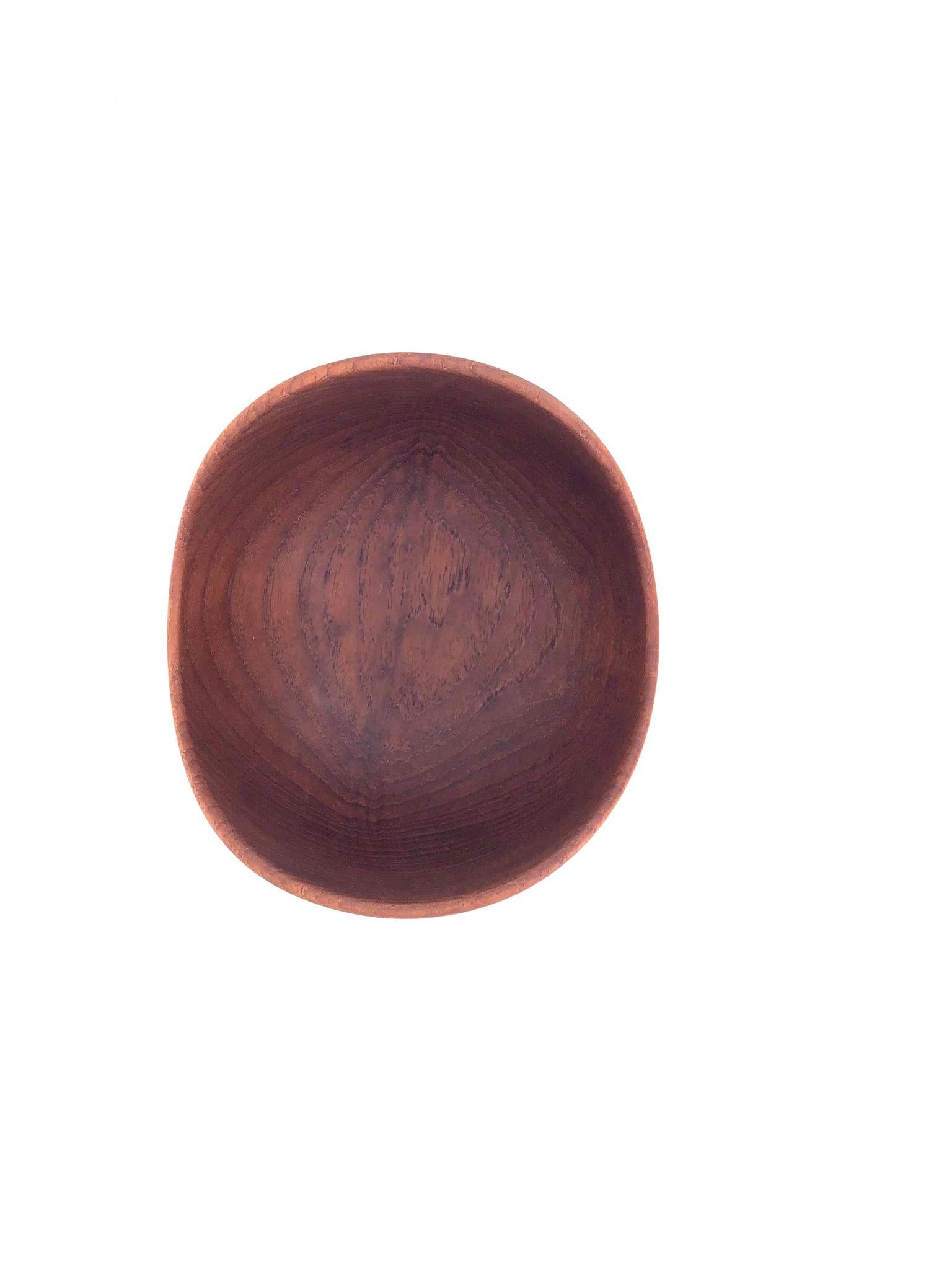 Danish Modern Solid Teak Hand Turned Bowl by Kesa Denmark In Excellent Condition For Sale In San Diego, CA