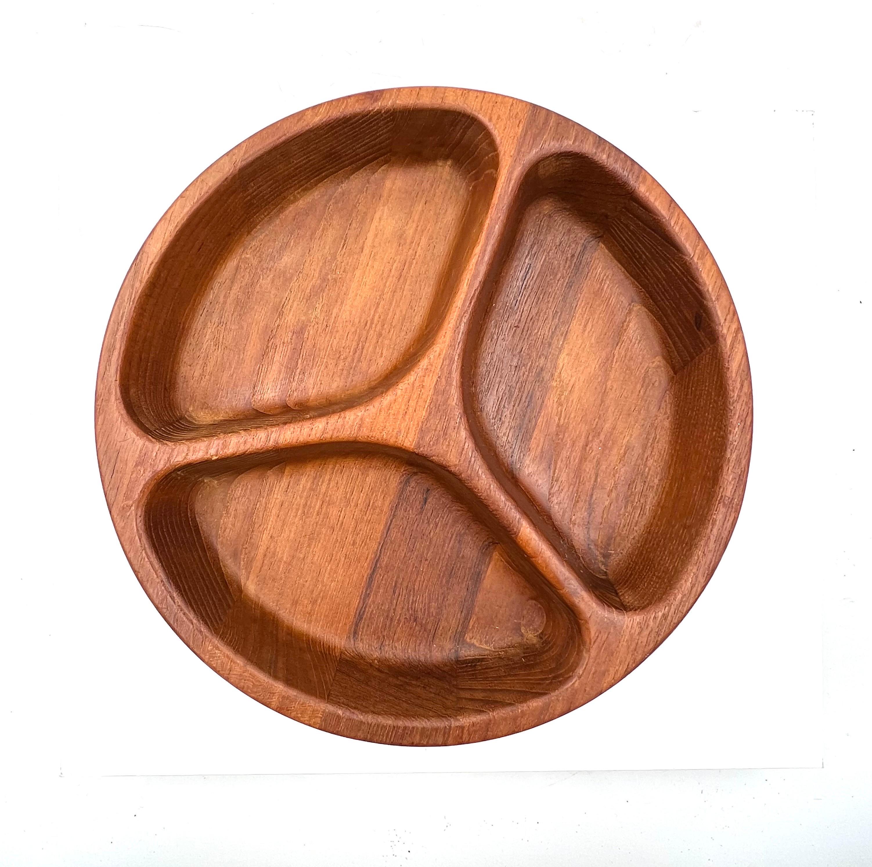 A beautiful snack bowl designed by Quistgaard for Dansk with great condition and beautiful lines.
