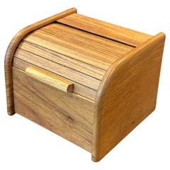 Caja de escritorio danesa moderna de teca maciza con puerta de tambor para baratijas