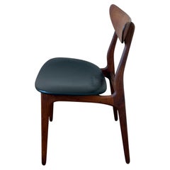 Esszimmer-Beistellstuhl im dänisch-modernen Stil aus massivem Nussbaumholz, MCM