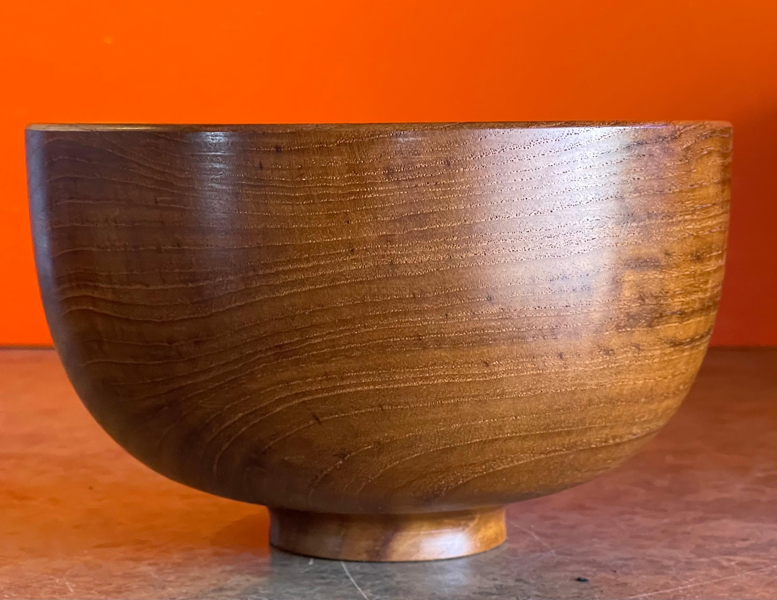Danish Modern Solid Walnut Footed Bowl by Frantz M.  In Good Condition For Sale In San Diego, CA