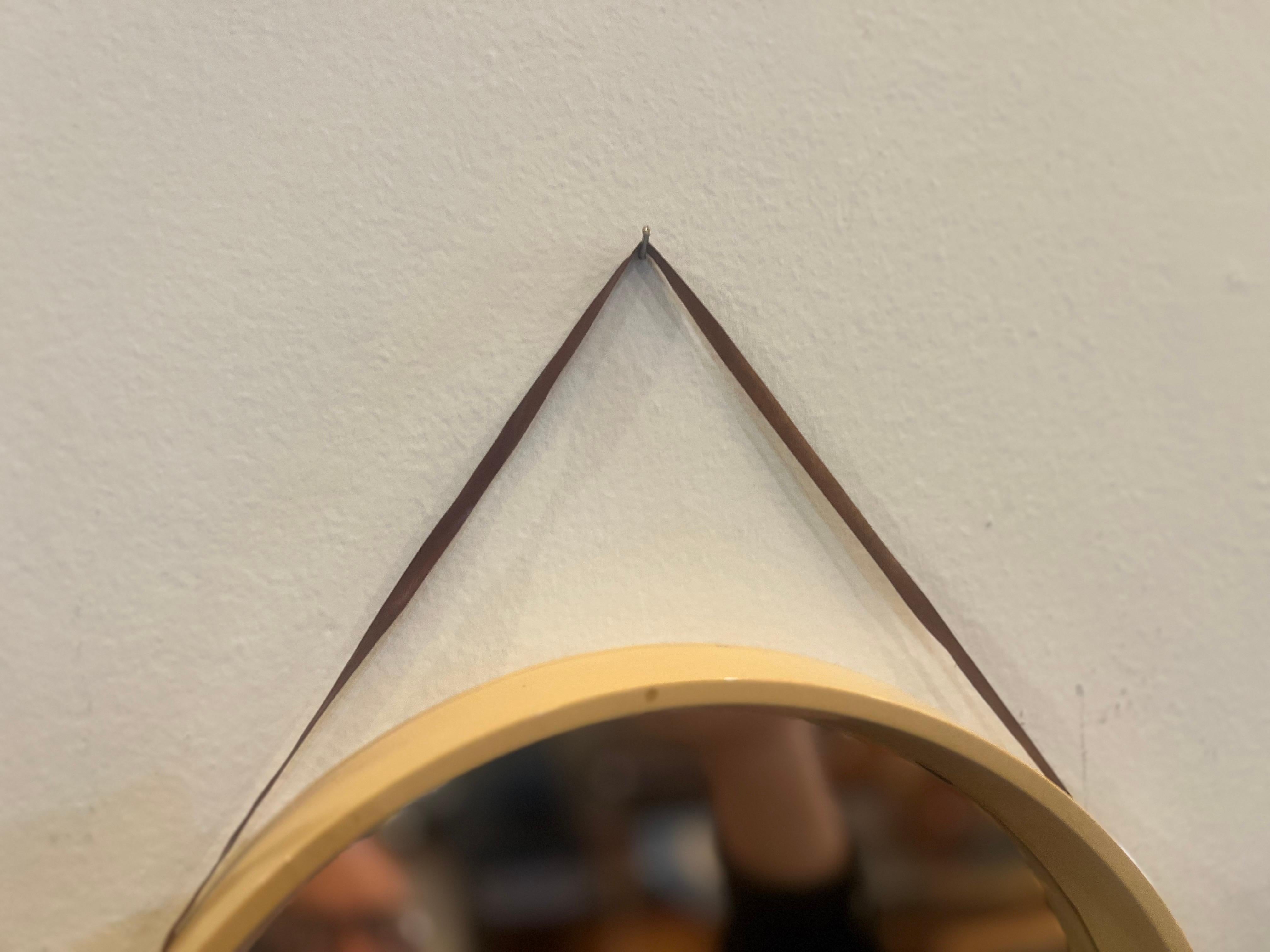 Miroir mural rond suspendu danois Modern A Space AGE en vente 2