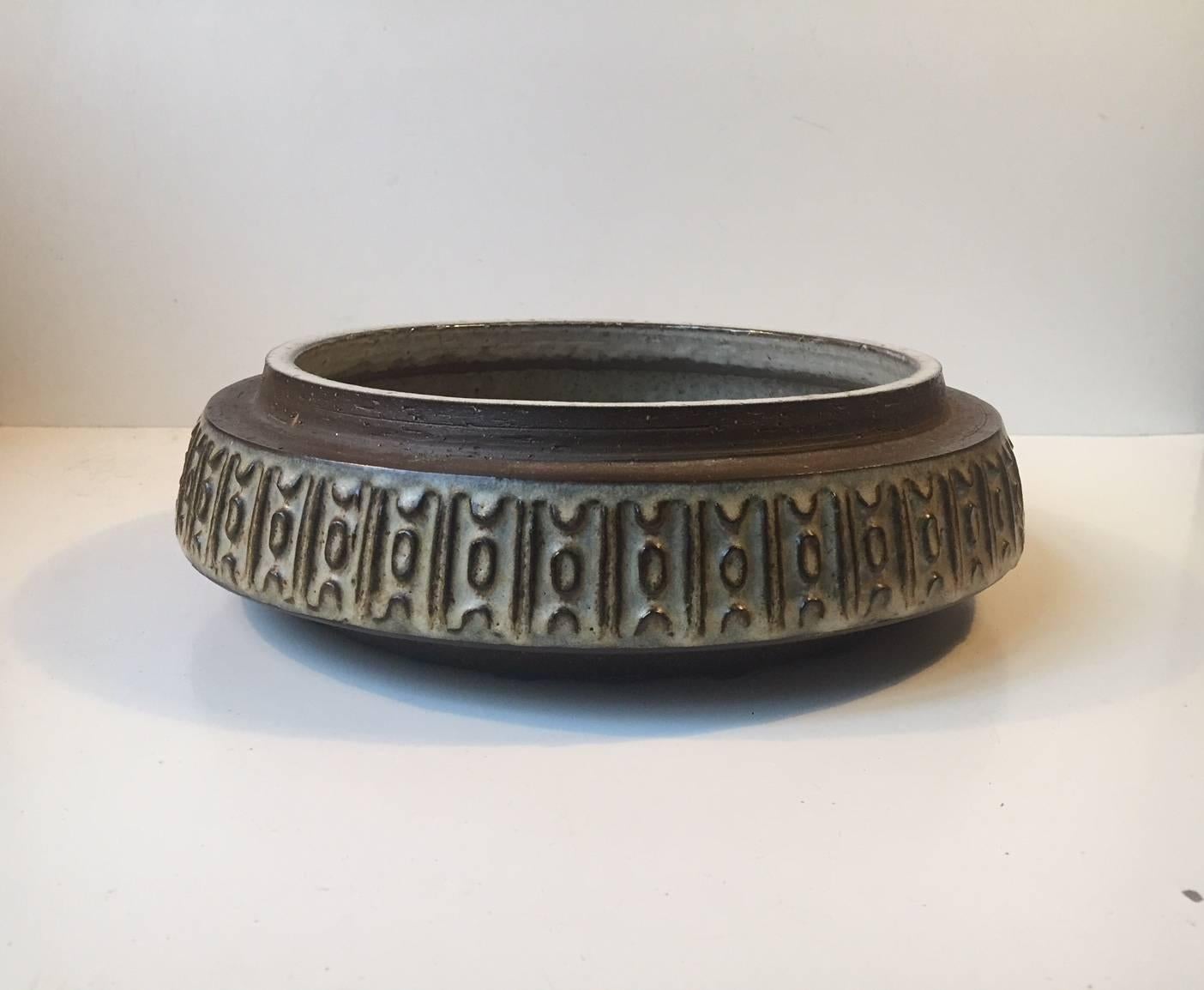 Danish Modern 'Spiral' Stoneware Dish from Michael Andersen, 1960s In Good Condition For Sale In Esbjerg, DK