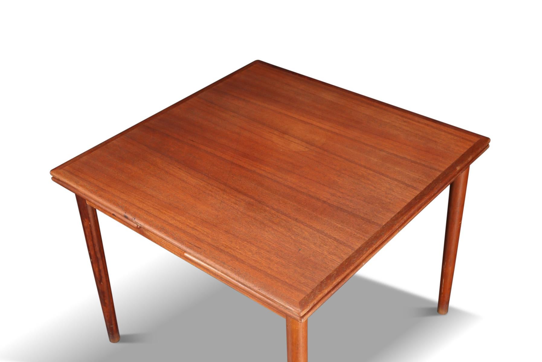 Danish Modern Square Draw Leaf Dining Table in Teak In Good Condition For Sale In Berkeley, CA