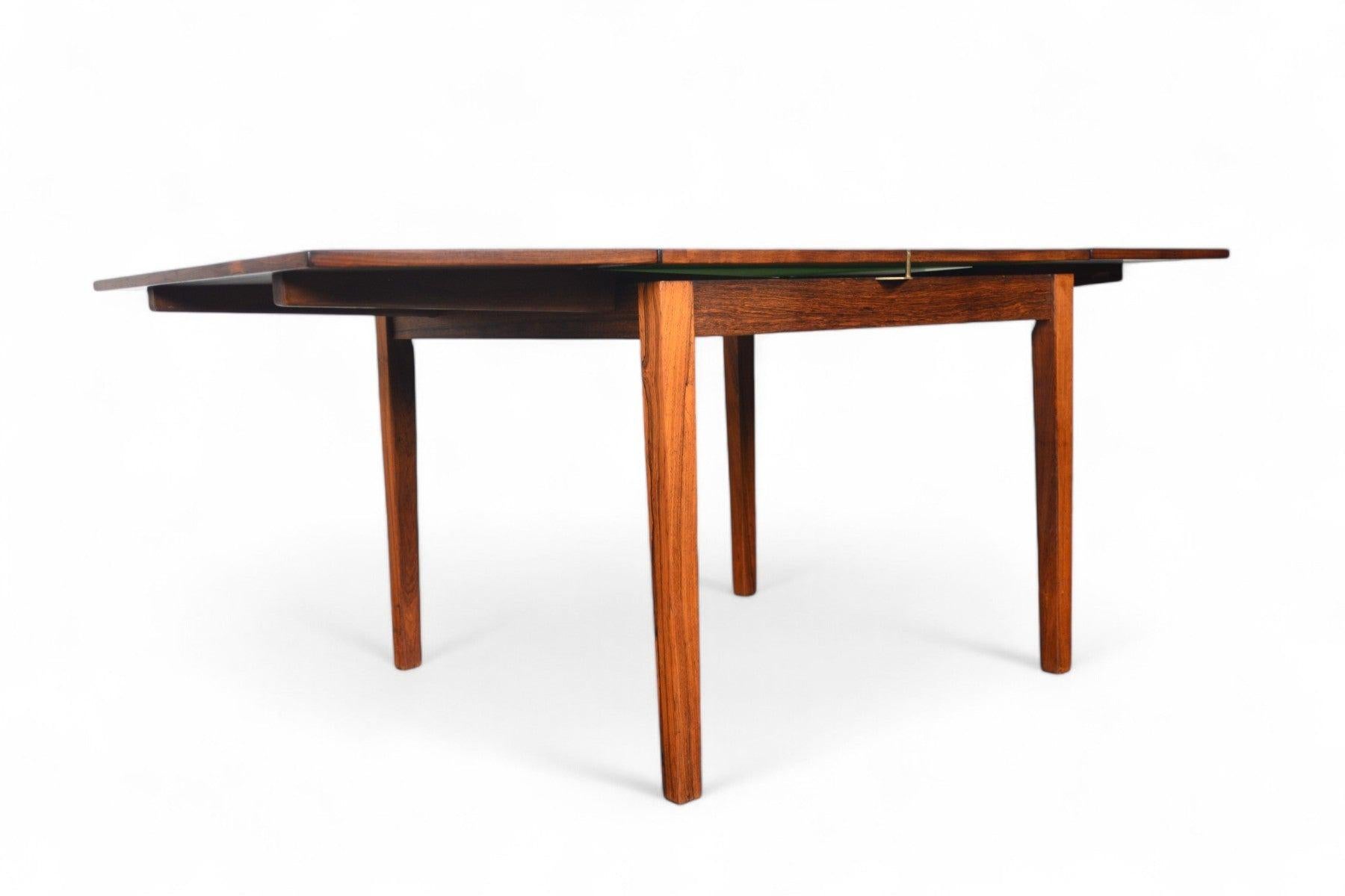 Table de salle à manger carrée moderne danoise à rabat en bois de rose Bon état - En vente à Berkeley, CA