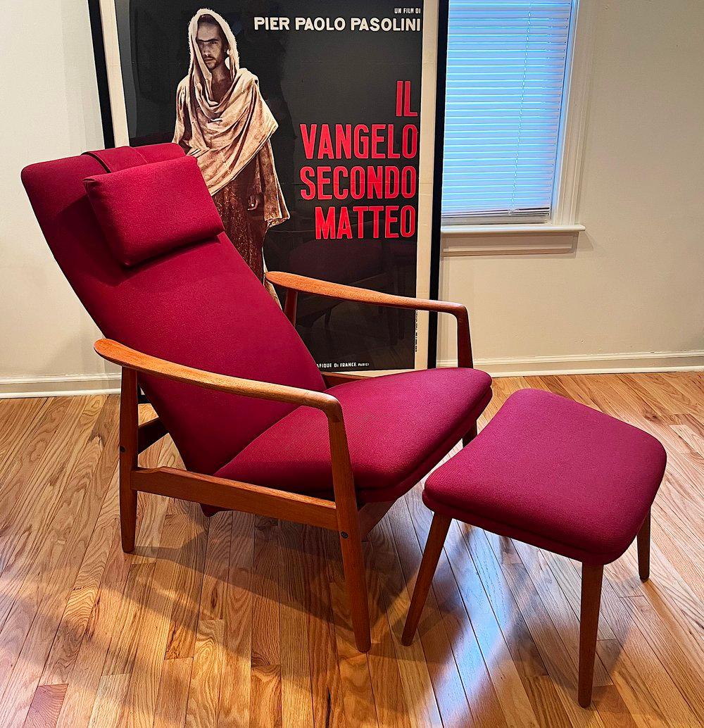 Mid-20th Century Danish Modern Søren Ladefoged Reclining Teak Lounge Chair and Ottoman