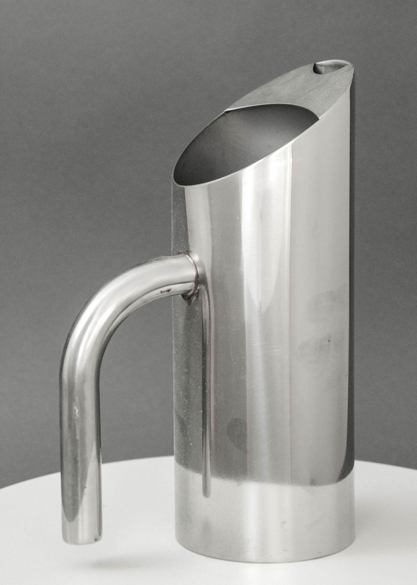 Postmoderne Pichet moderne danois en acier inoxydable Jug Jug 1990 en vente