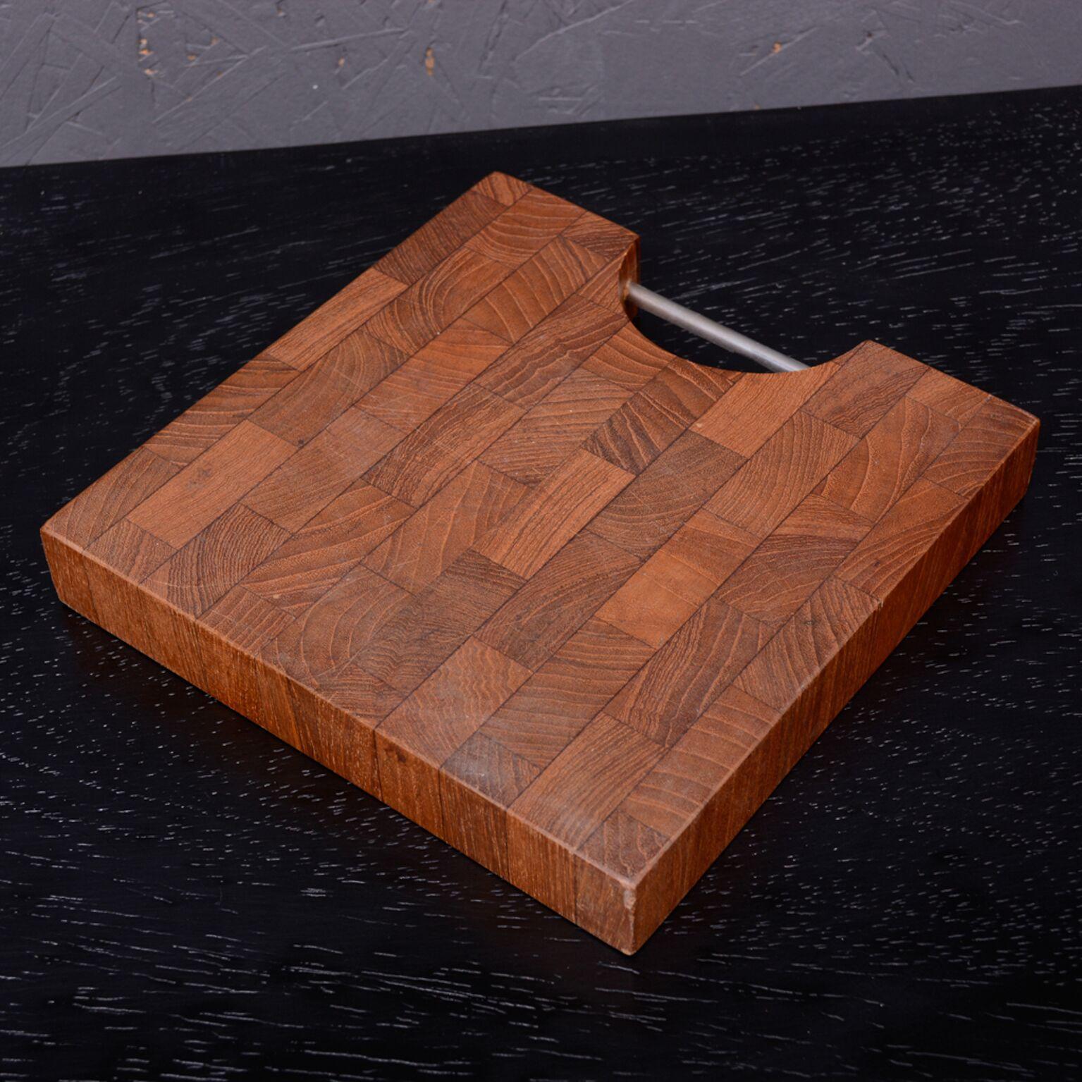 For your pleasure: Danish modern midcentury staved teak cheese cutting board block, attributed to Richard Nissen, Egestav Denmark. No stamp visible. Aluminum and teak wood. Dimensions: 8 1/8