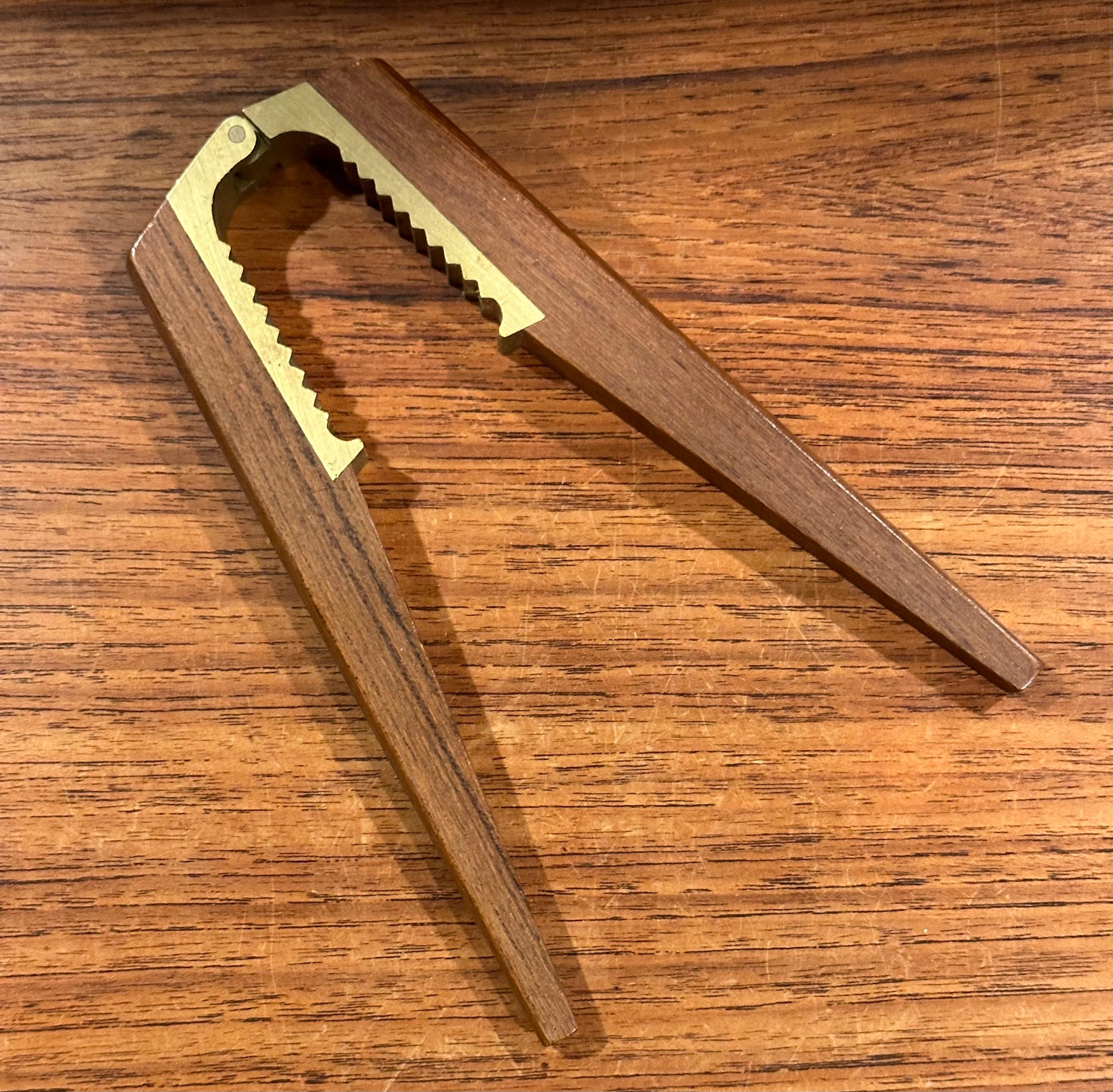 Cascanueces y cuenco daneses modernos de madera de teca por Flemming Digsmed para Nissen en venta 2