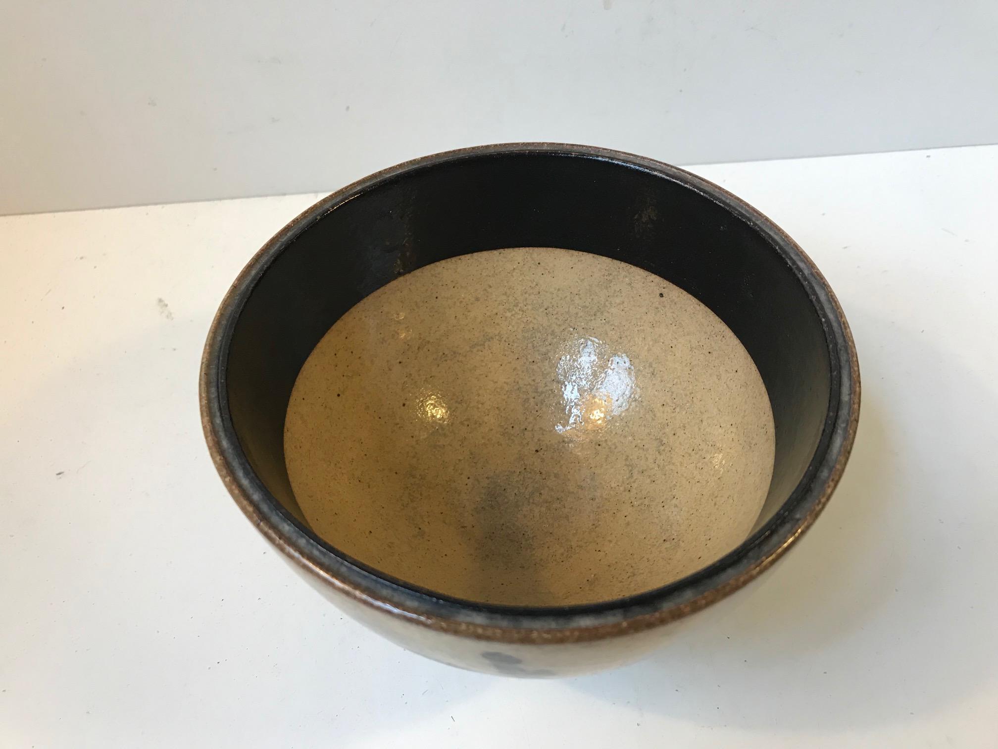 Danish Modern Stoneware Bowl by Gerd Hjort Petersen for Royal Copenhagen, 1960s 1