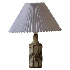 Dänische moderne Steingut-Tischlampe in erdigen Farben, Dänemark, 1960er Jahre