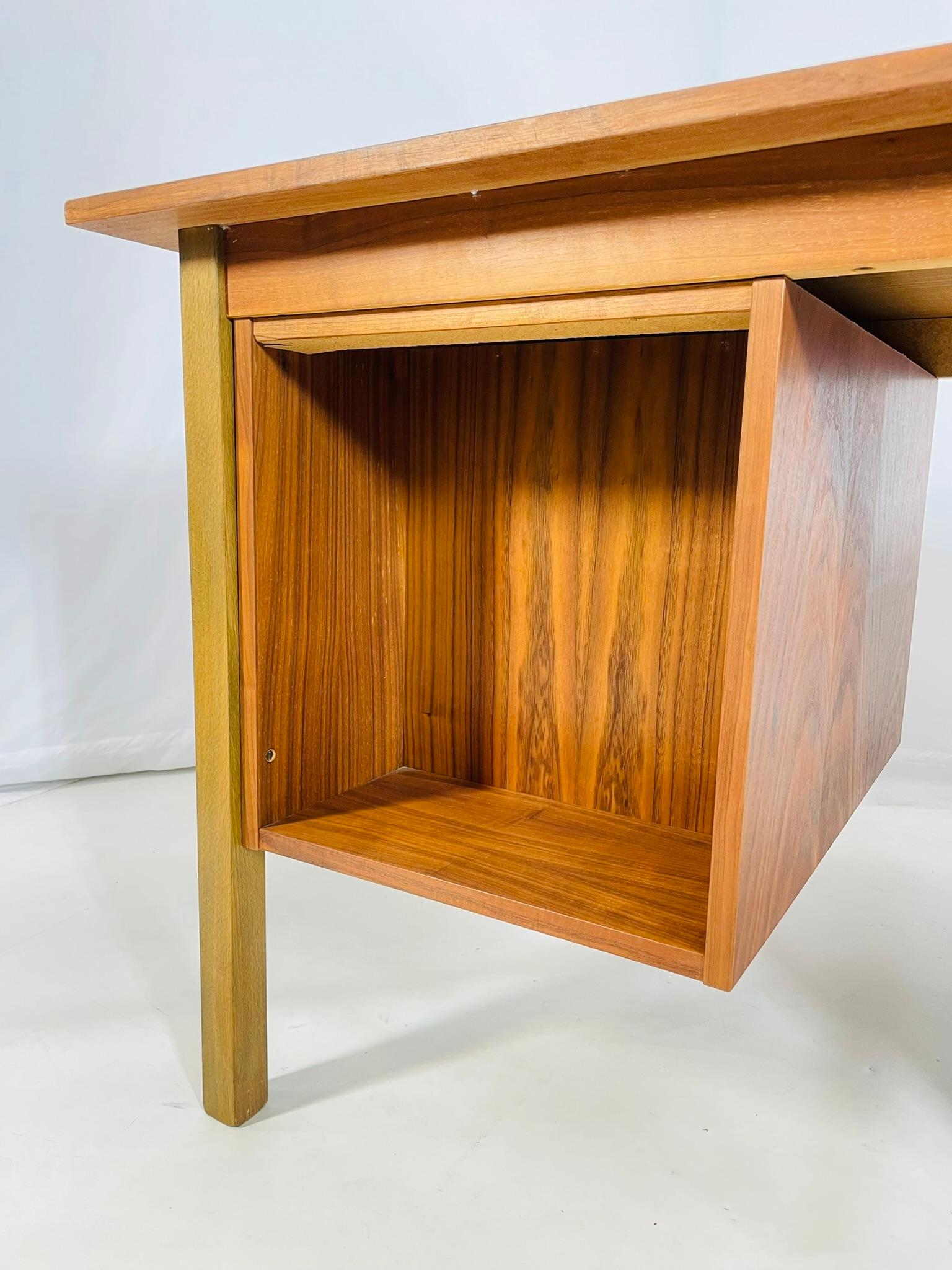 Danish Modern Style Five-Drawer Teak Partners Desk With Built-In Bookshelf For Sale 4