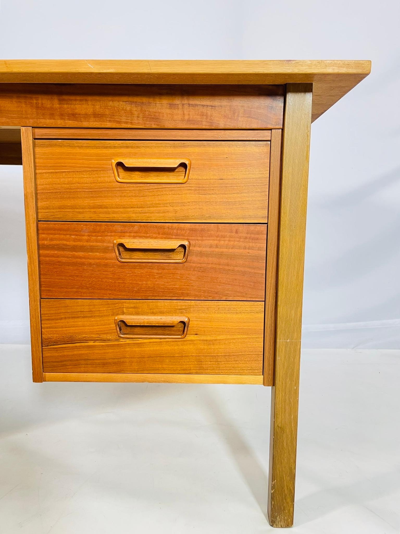 Danish Modern Style Five-Drawer Teak Partners Desk With Built-In Bookshelf For Sale 7