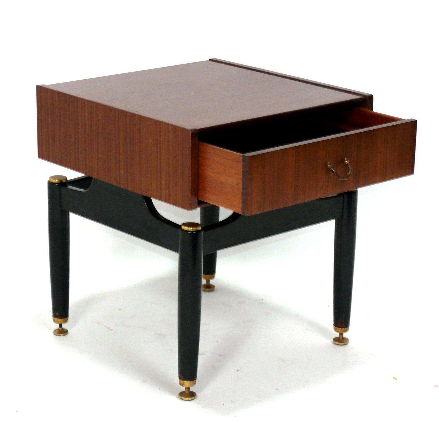 Mid-Century Modern Tables de nuit danoises de style moderne par G Plan, vers les années 1960 en vente