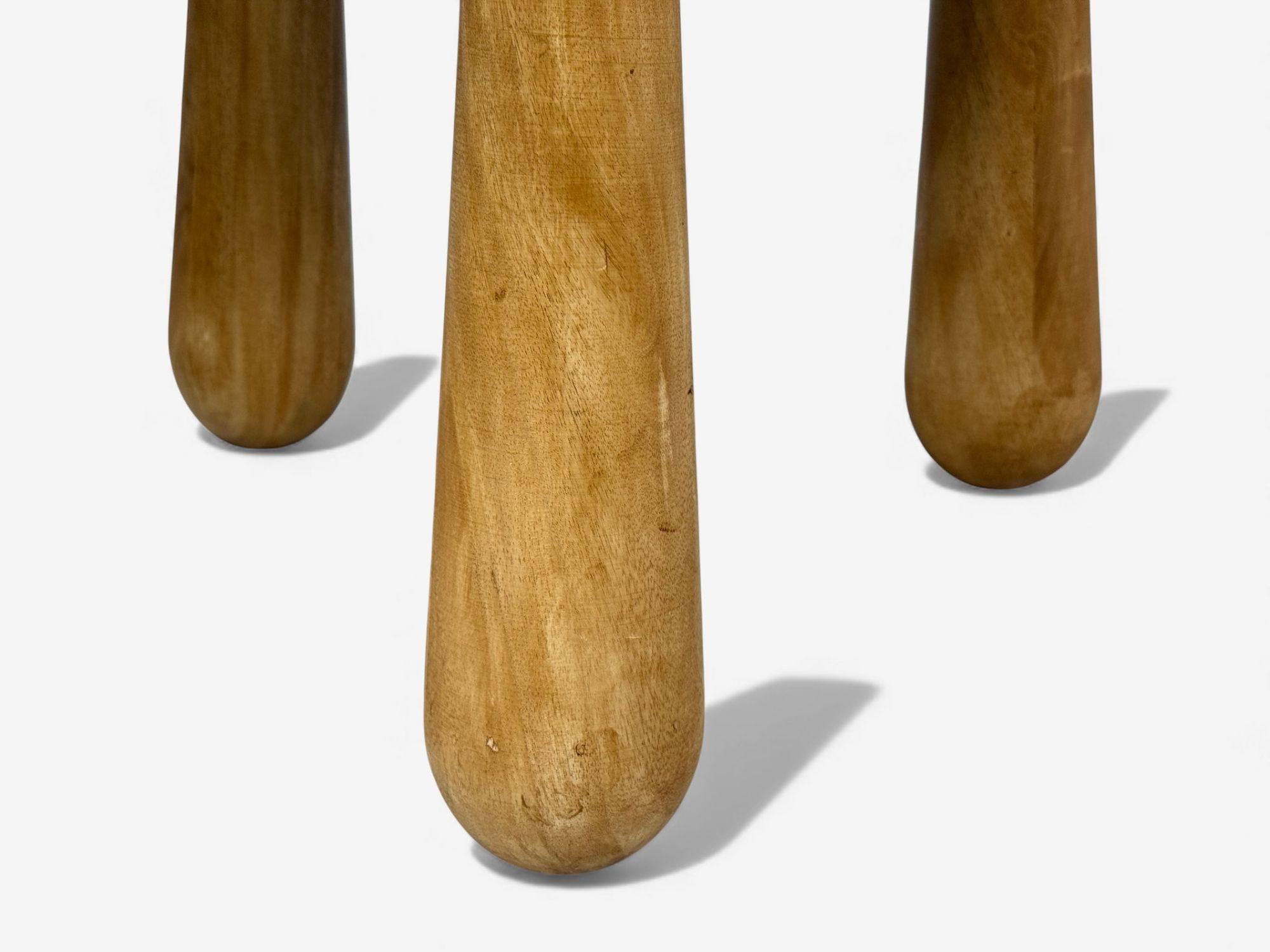 Cuir de mouton Danish Modern Style, Sheepskin Stools, Beige Shearling, Maple, USA, 21st c. en vente
