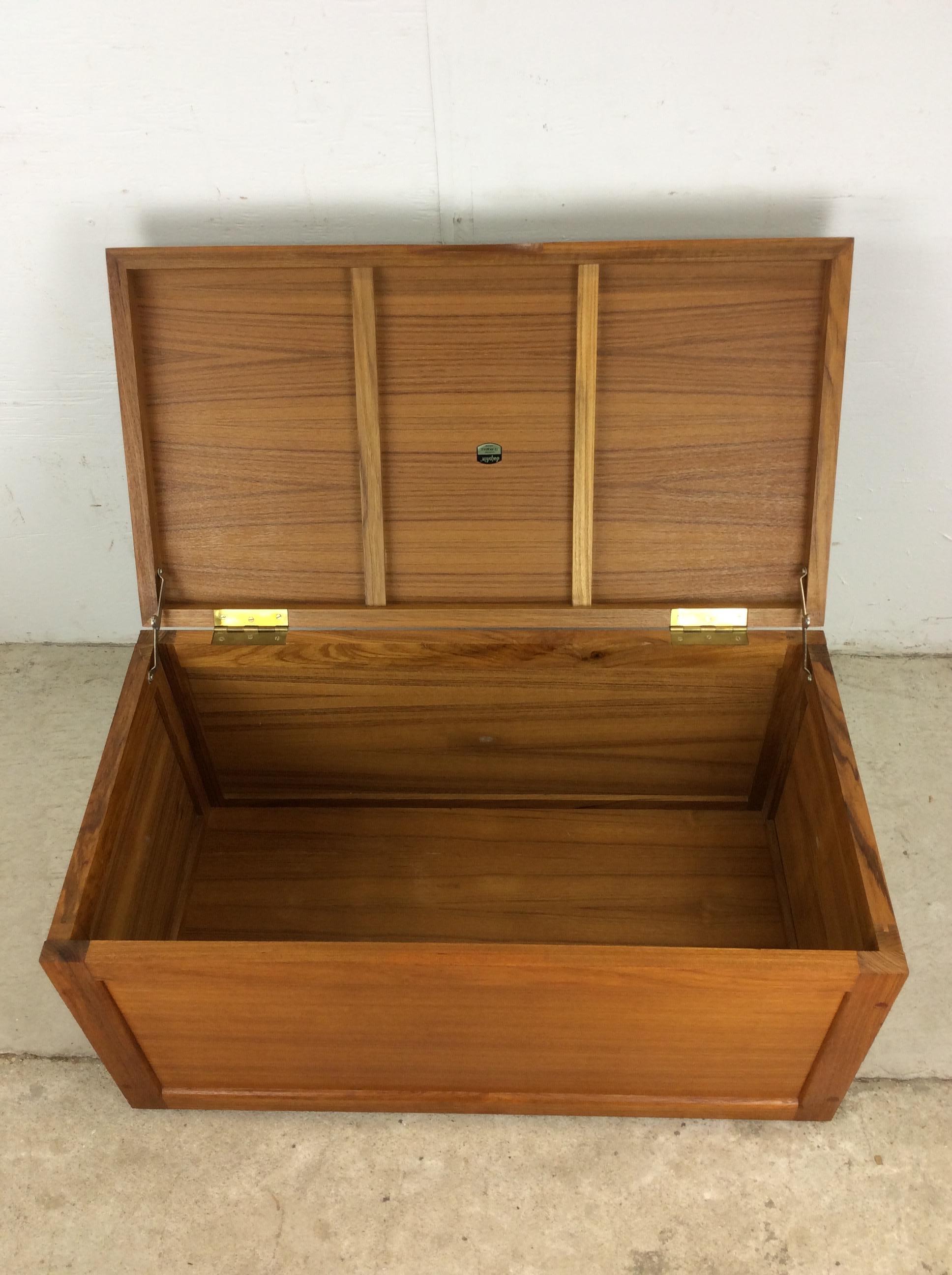 Dänische Modern Style Teak Decke Truhe im Angebot 8