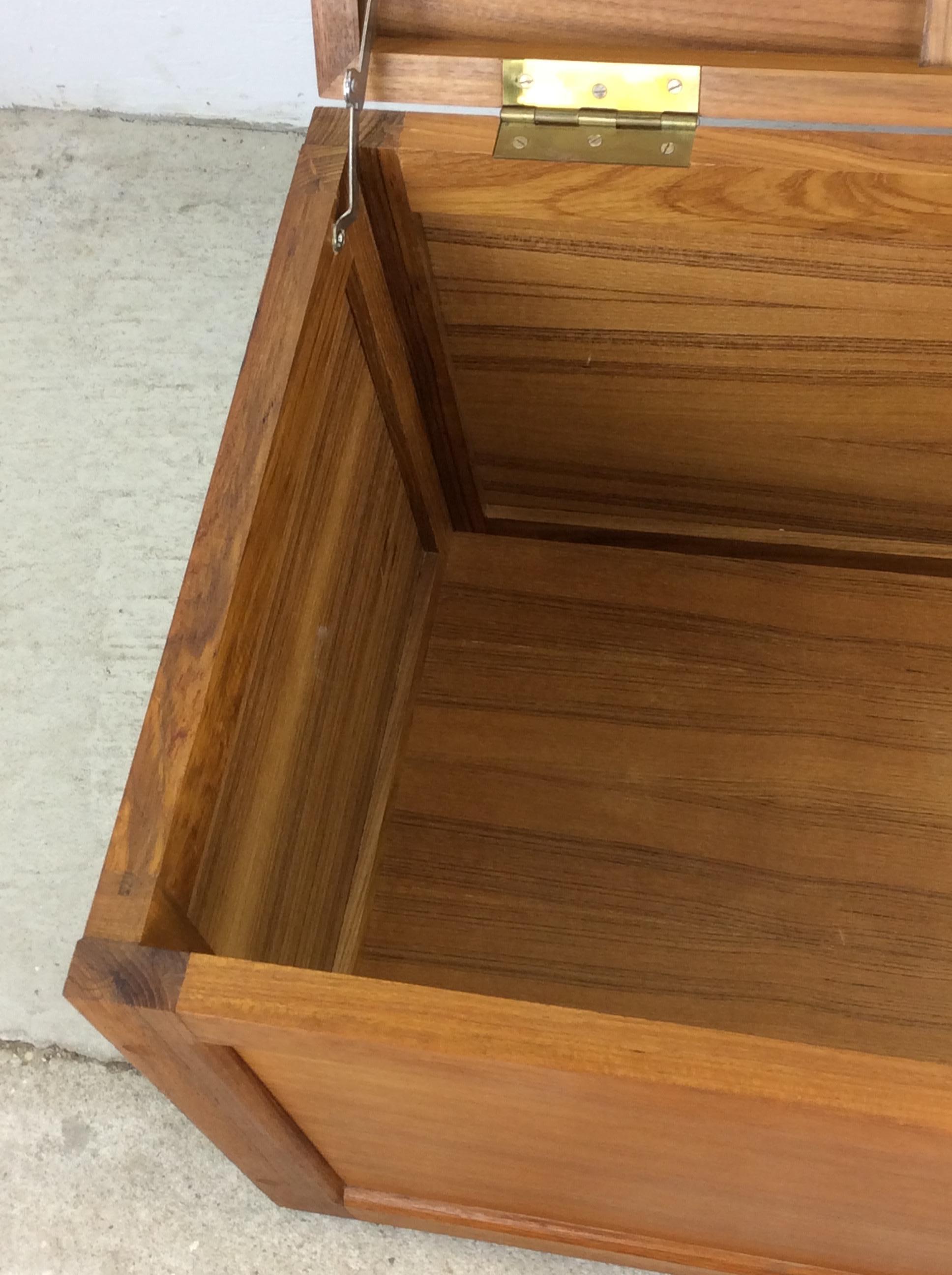 Dänische Modern Style Teak Decke Truhe im Angebot 10