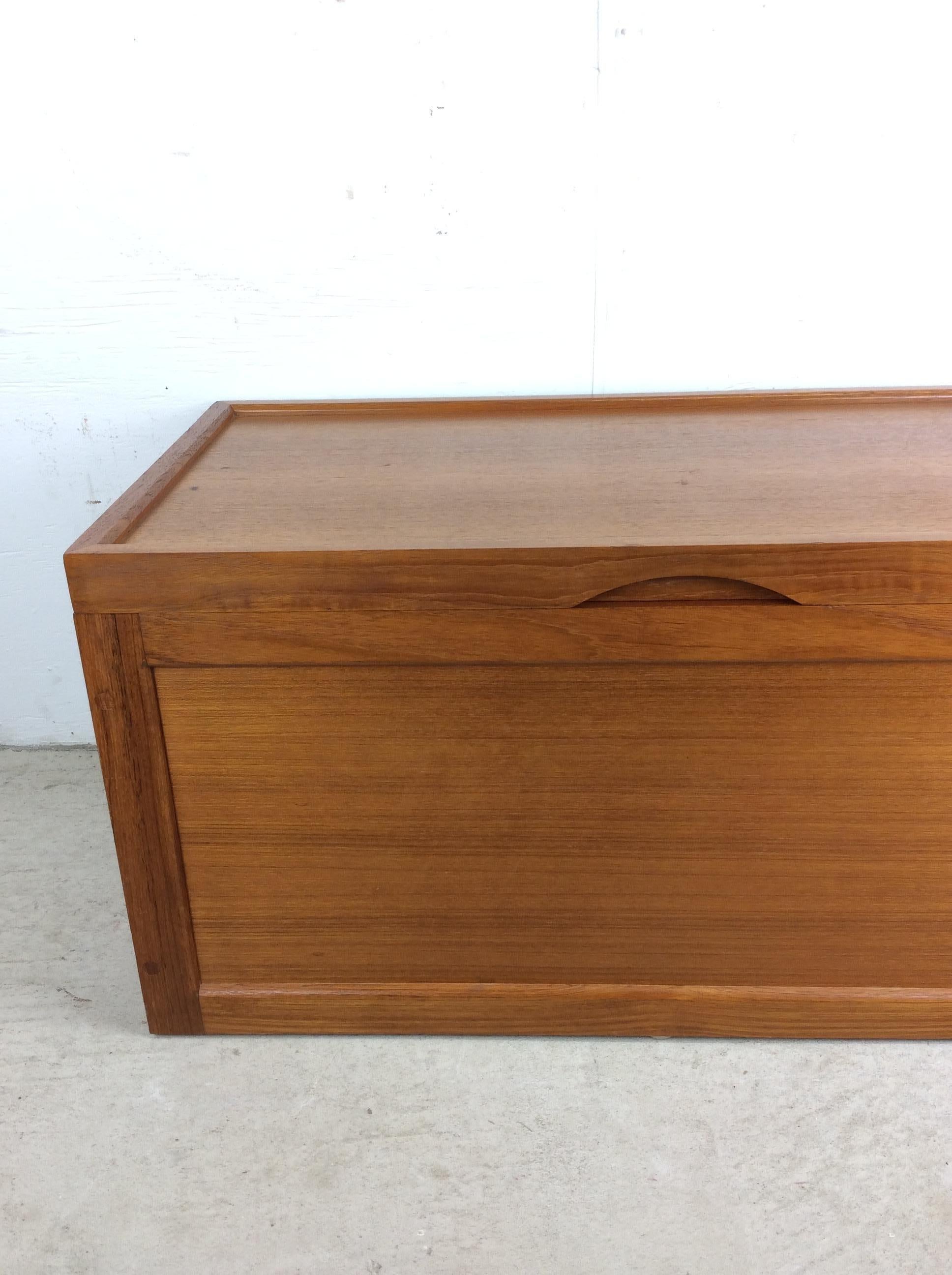 Dänische Modern Style Teak Decke Truhe (Thailändisch) im Angebot