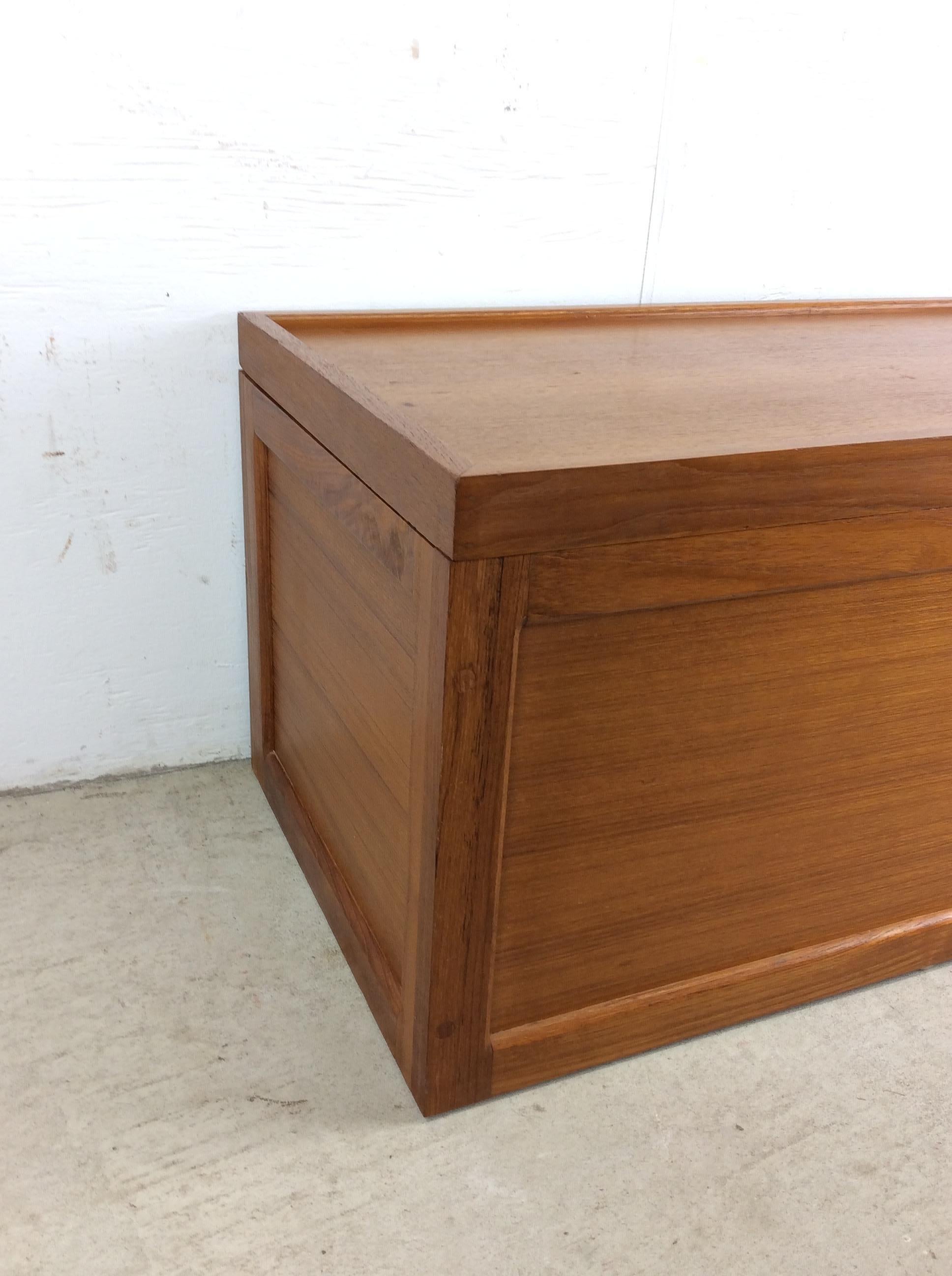 Dänische Modern Style Teak Decke Truhe im Angebot 2