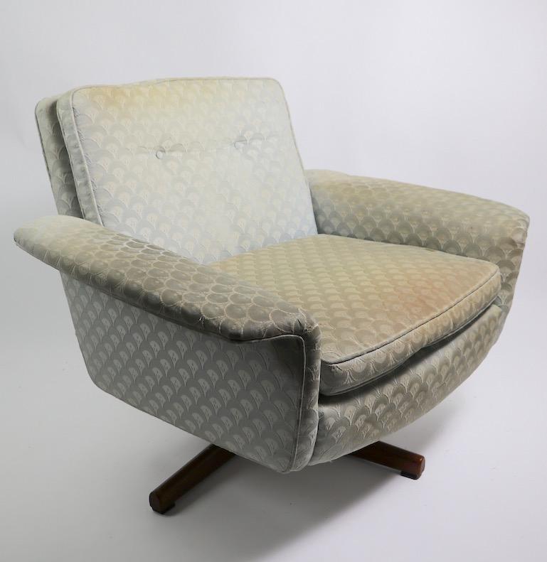 Danish Modern Swivel Chair and Ottoman Attributed to DUX 1