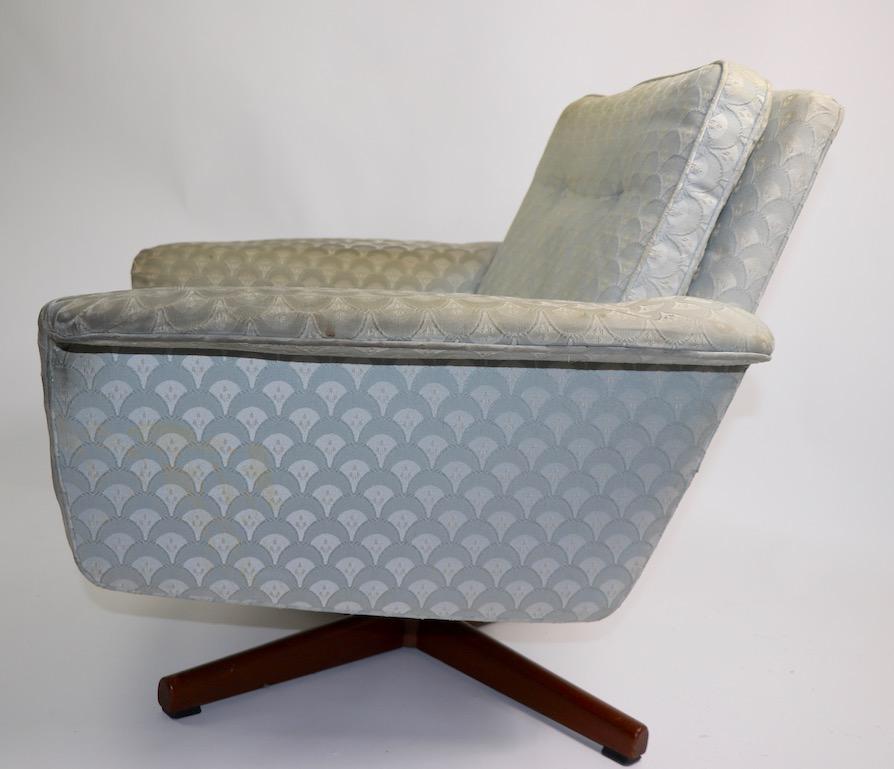 modern swivel chair with ottoman