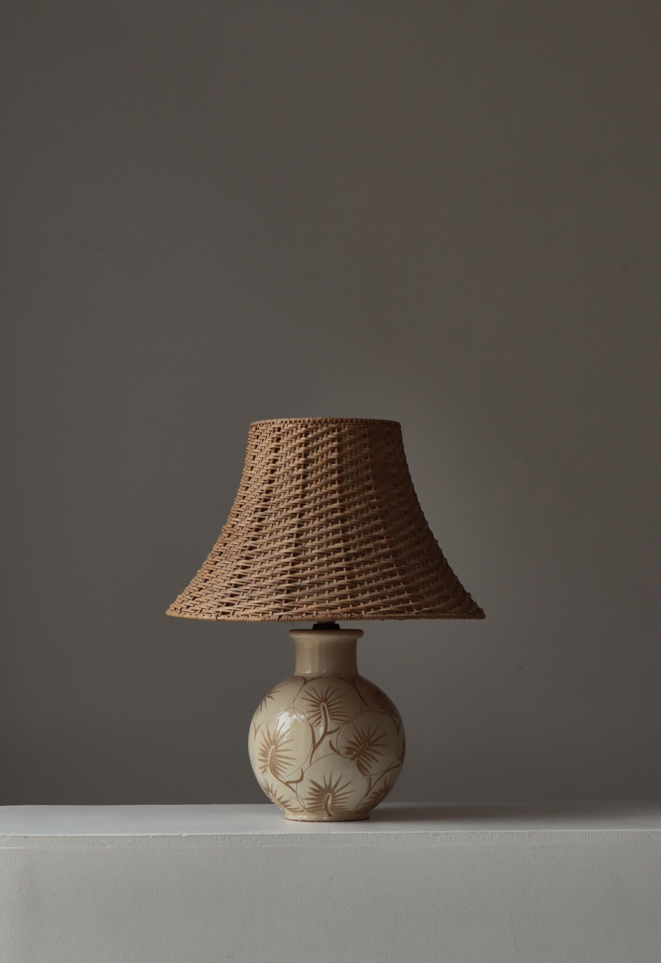 Art déco Lampe de table moderne danoise par Astrid Tjalk pour Kähler Ceramics, Danemark, années 1950 en vente