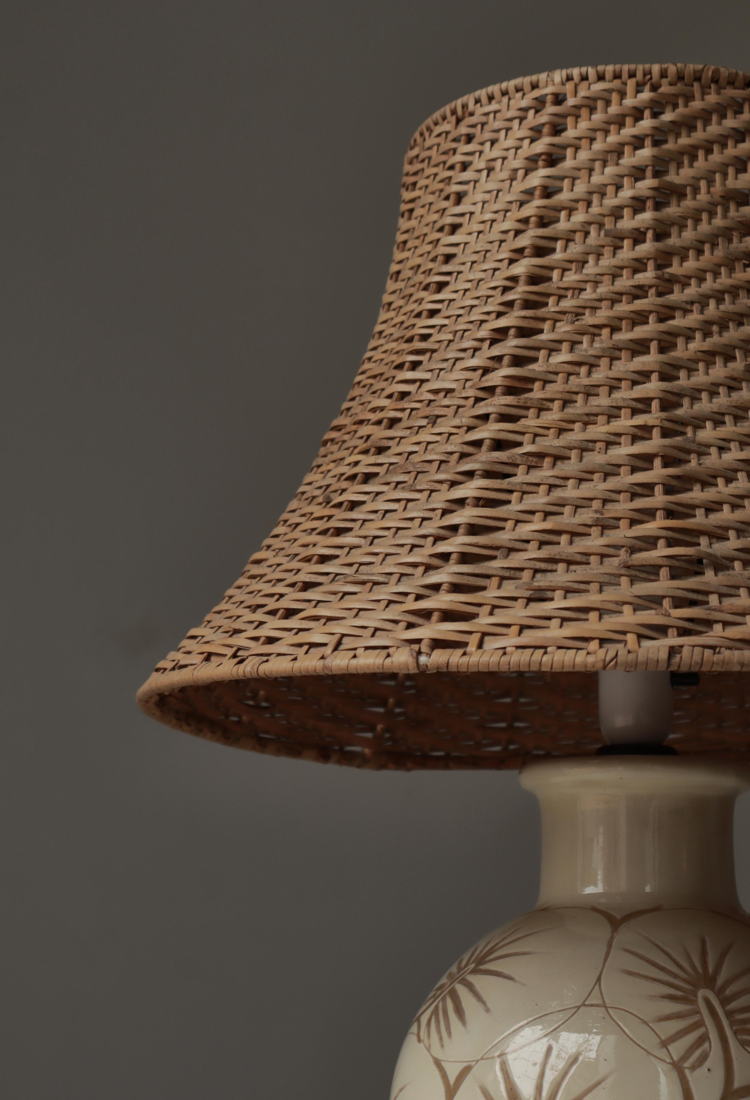 Lampe de table moderne danoise par Astrid Tjalk pour Kähler Ceramics, Danemark, années 1950 Bon état - En vente à Odense, DK