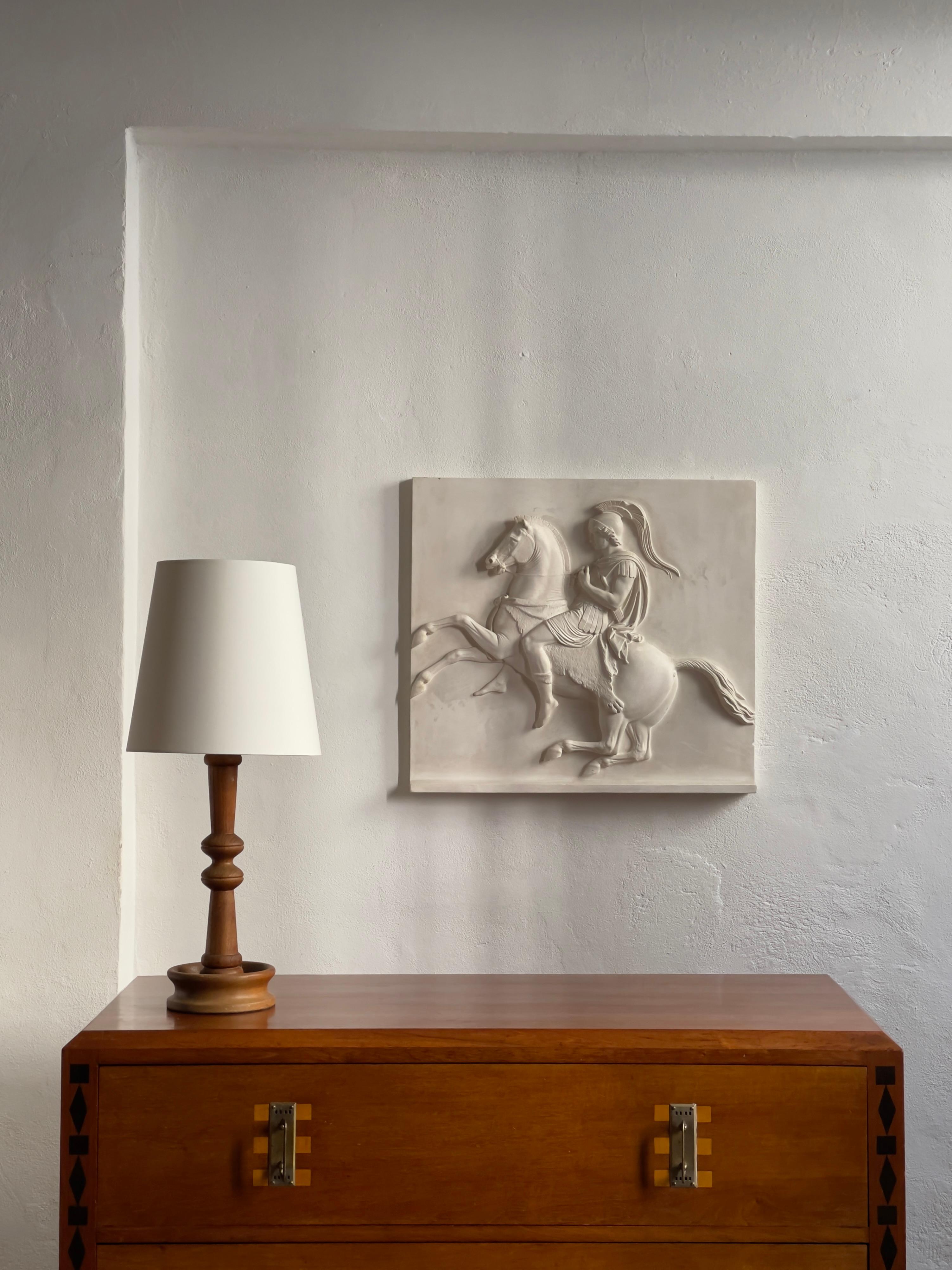 Lampe de table moderne danoise en un seul bois massif de teck sculpté. Danemark années 1950 en vente 1