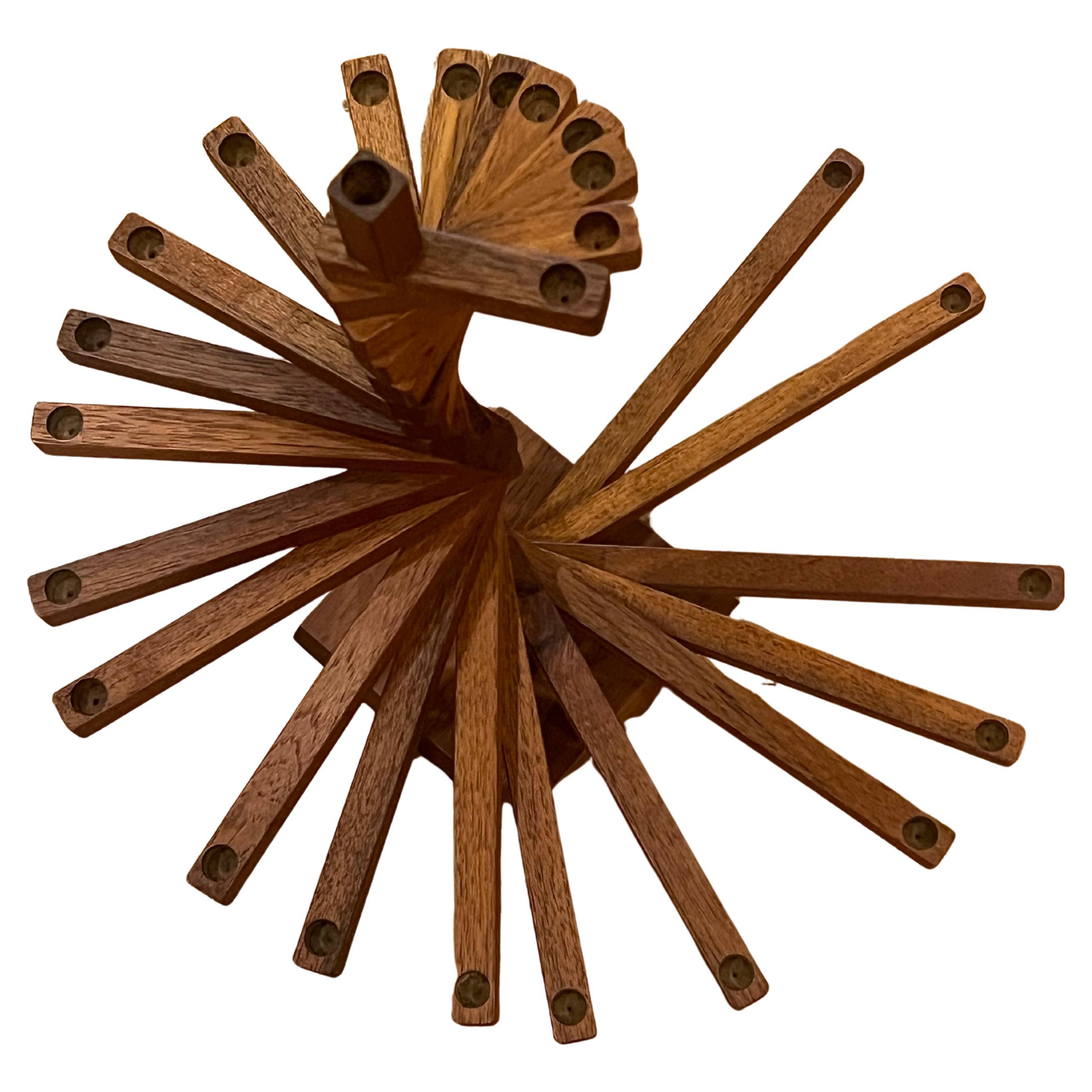 Scandinavo moderno Candelabro danese moderno alto a spirale a più posizioni in teak raro in vendita