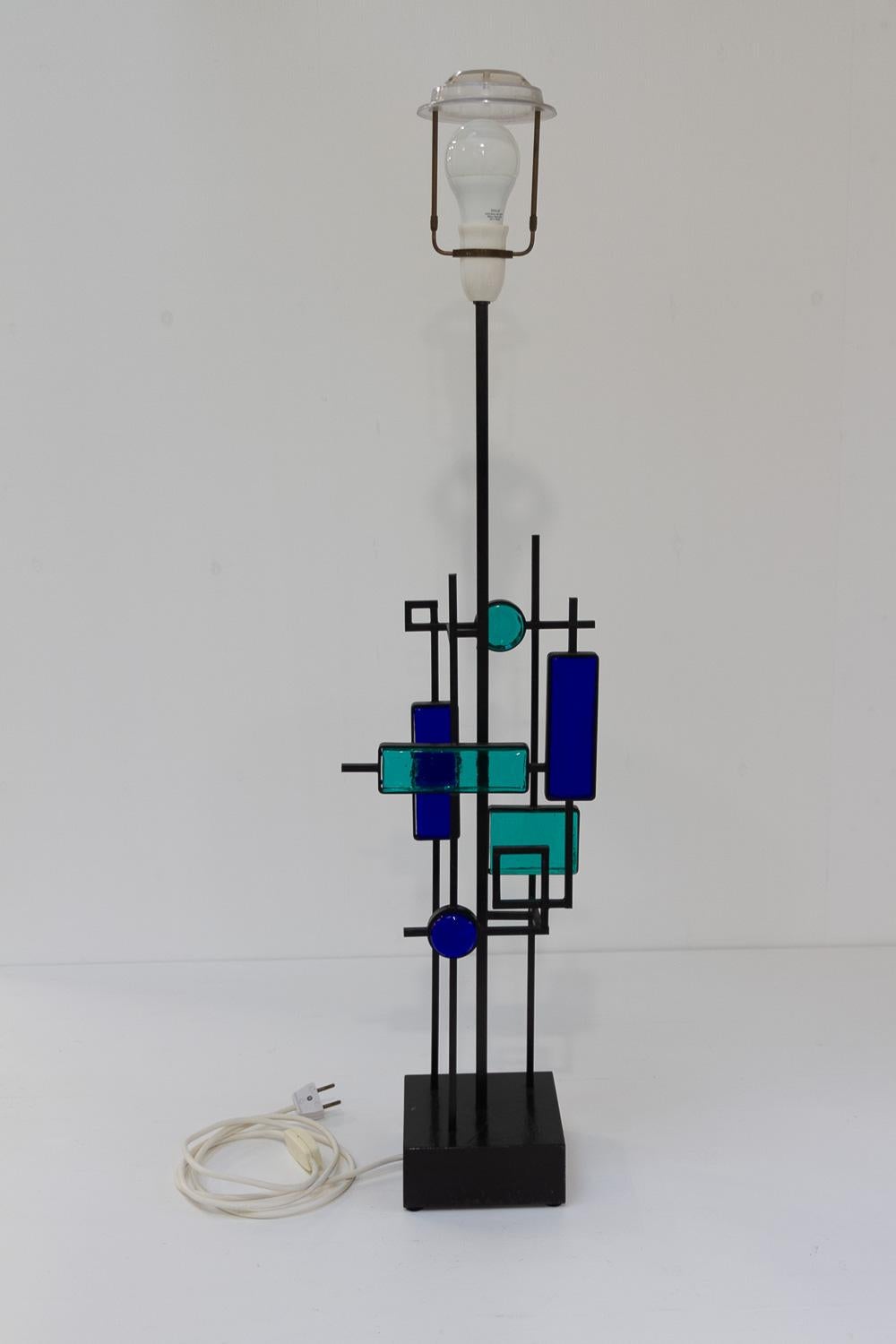 Lámpara alta de sobremesa danesa moderna de hierro y cristal de Svend Aage Holm Sørensen, década de 1970. en venta 10