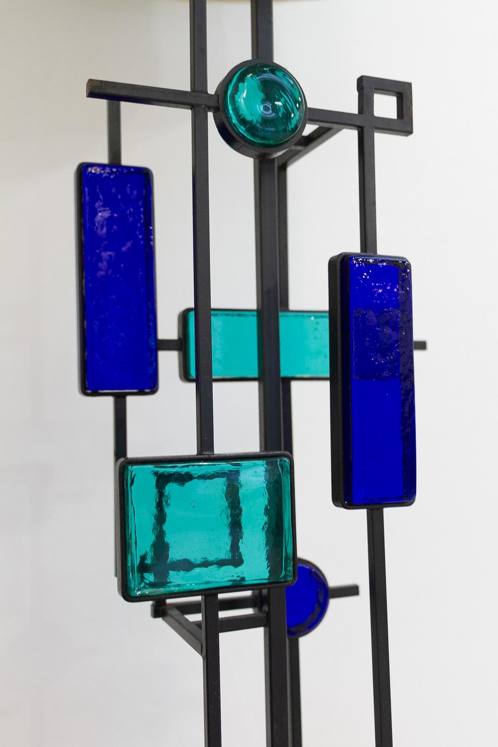 Lámpara alta de sobremesa danesa moderna de hierro y cristal de Svend Aage Holm Sørensen, década de 1970. en venta 2