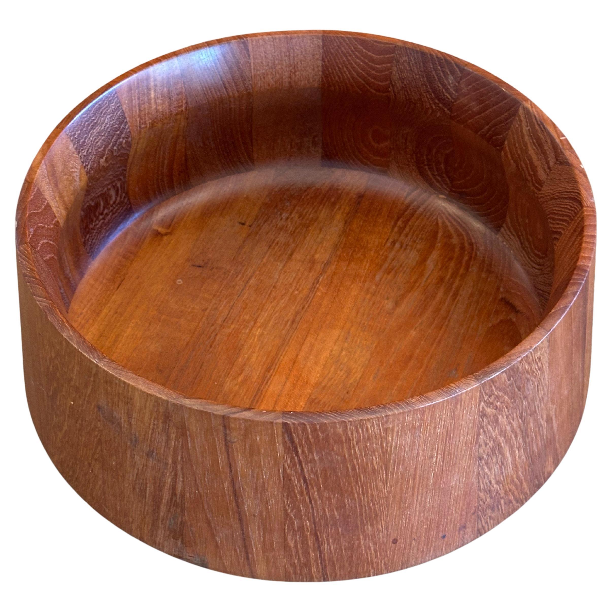 Cuenco cónico moderno danés de teca de Jens Quistgaard para Dansk Moderno de mediados de siglo en venta