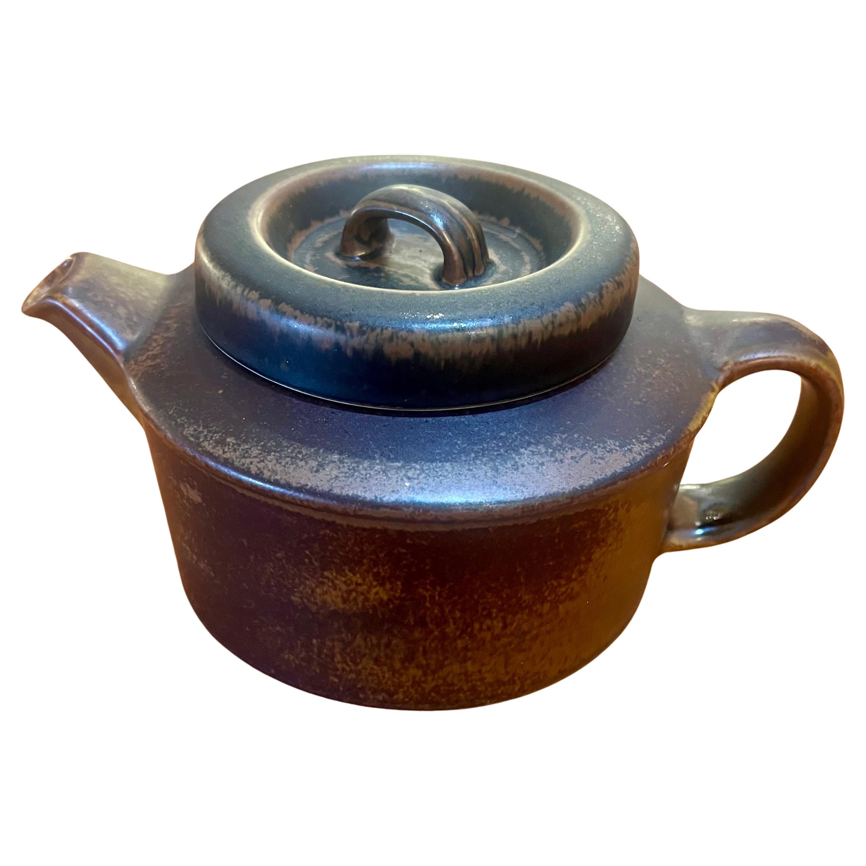 A splendid Tea/coffee set designed in the 1960s by Ulla Procopé for the most popular Finnish Ceramic Brand 