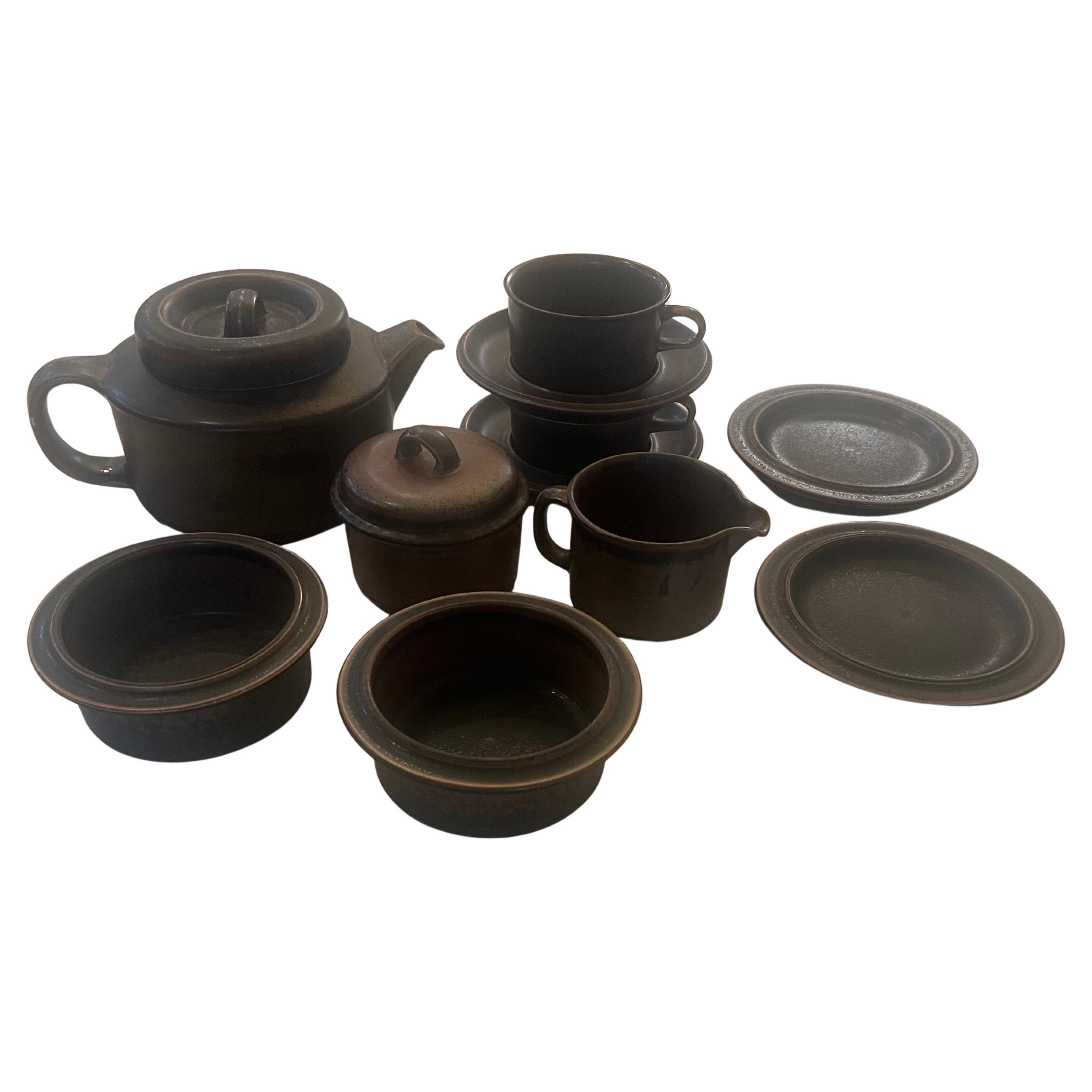 Ceramica Set da tè e caffè danese moderno Model Ruska, di Ulla Procope per Arabia, anni '70 in vendita