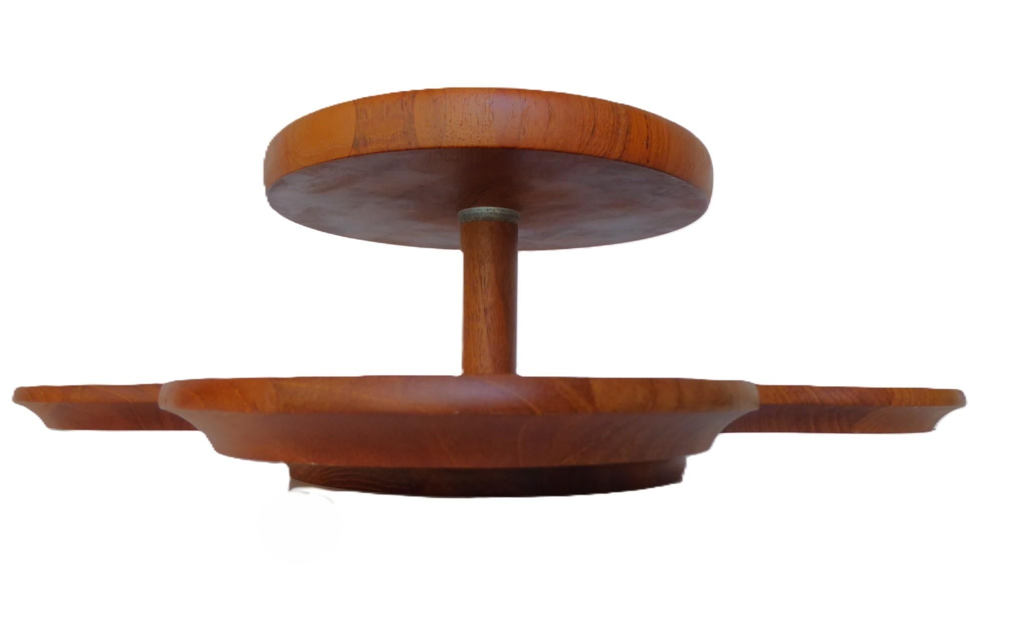 Danish Modern Teak 2-Tier Digsmed Lazy Susan Denmark 1960s In Good Condition For Sale In Miami, FL