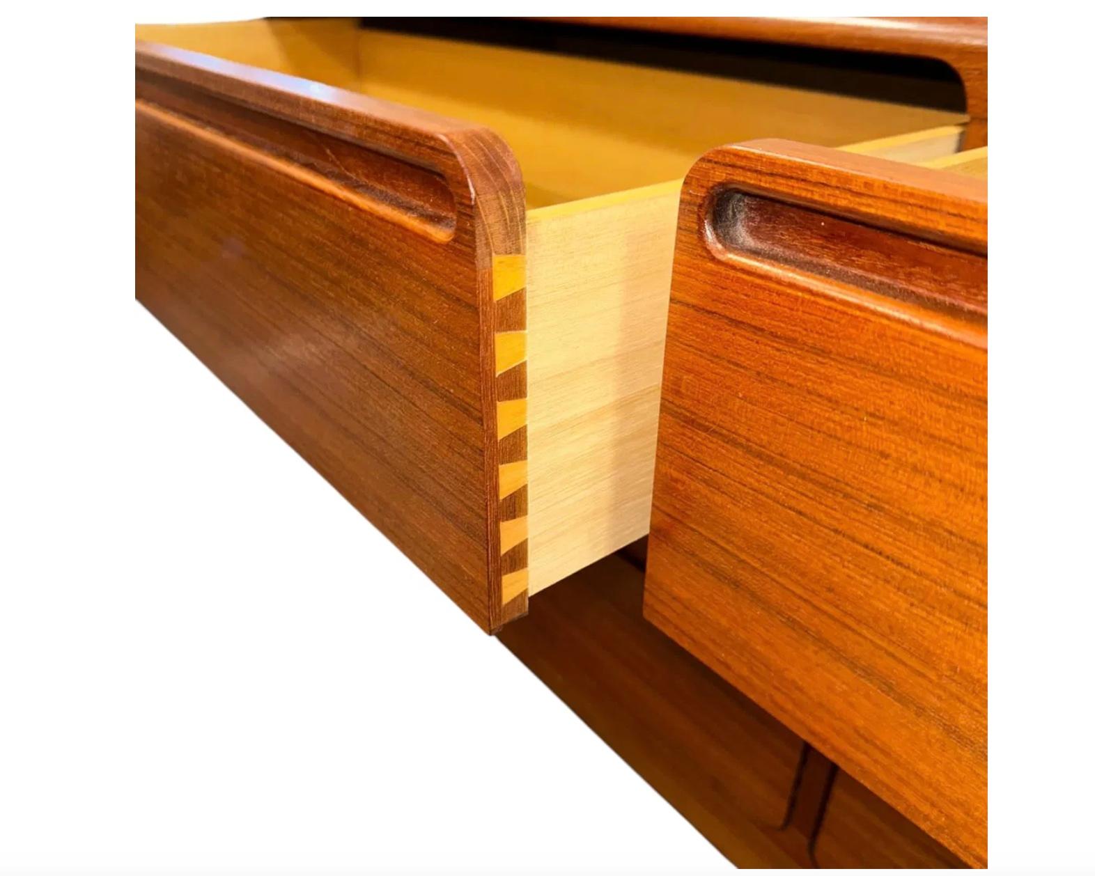 Travail du bois Commode moderne danoise à 6 tiroirs de Nils Jonsson pour Torring Mobelfabrik en vente