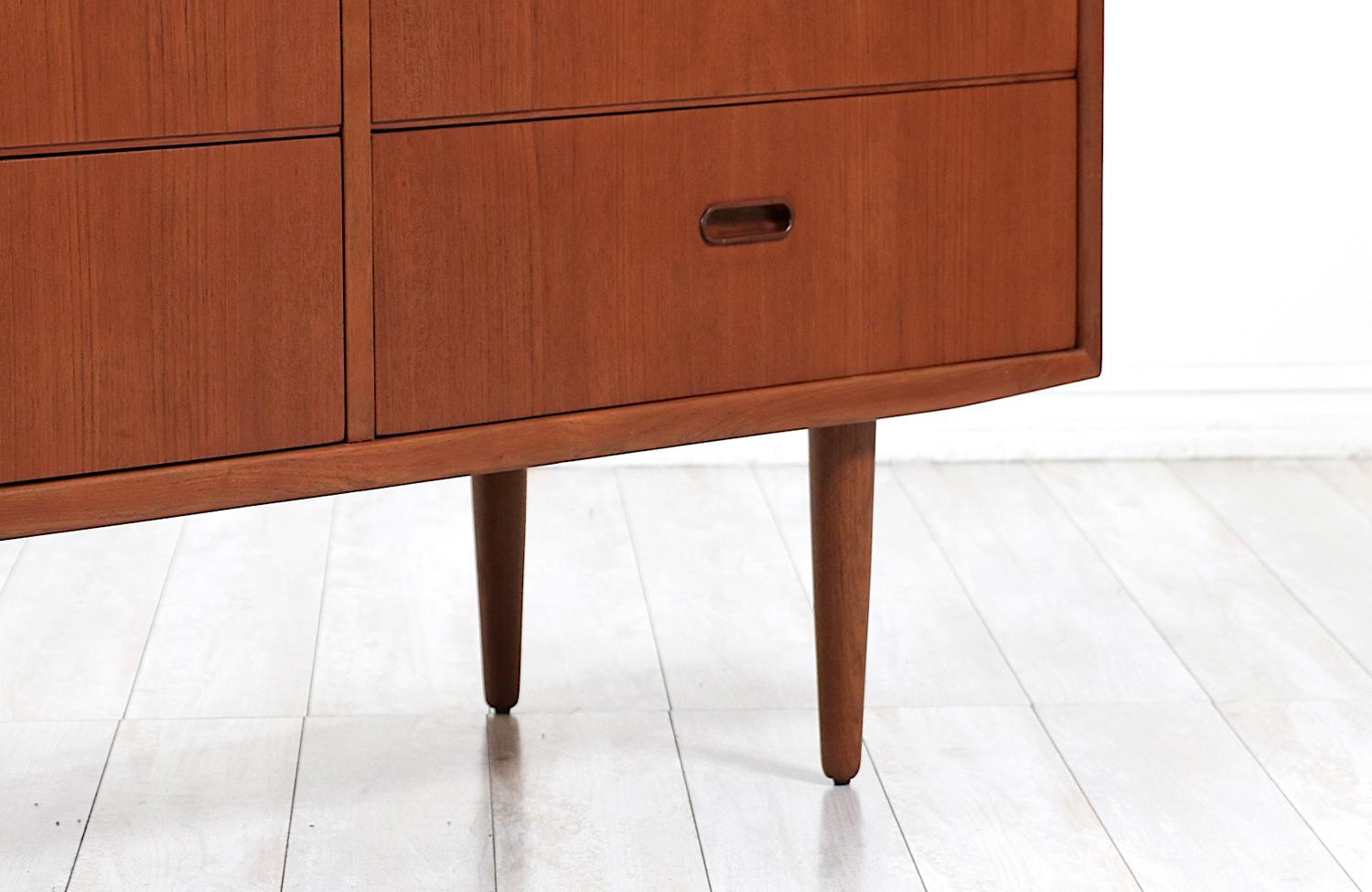  Expertly Restored - Danish Modern Teak 9-Drawer Dresser by Falster For Sale 1