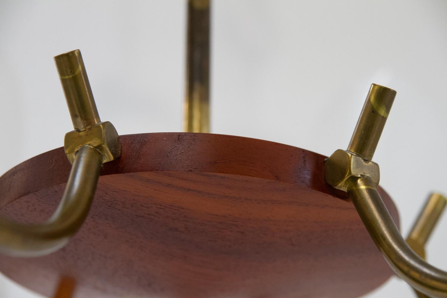 Lampadario moderno danese in teak e ottone, anni '50. in vendita 6