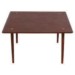 Dänischer Moderner Couchtisch aus Teakholz und Messing, ca. 1960er Jahre