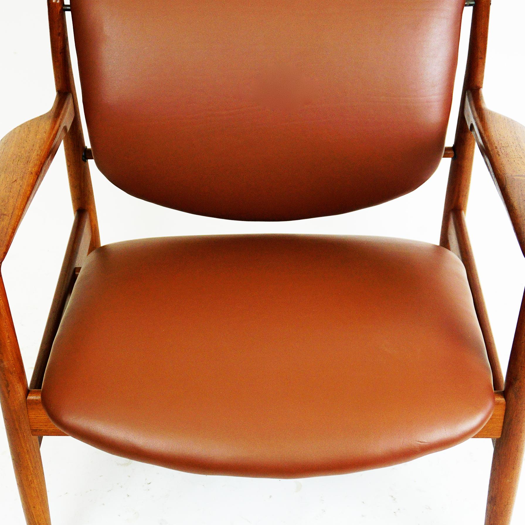Mid-20th Century Danish Modern Teak and Brown Leather Loungechair by Finn Juhl for France and Son For Sale