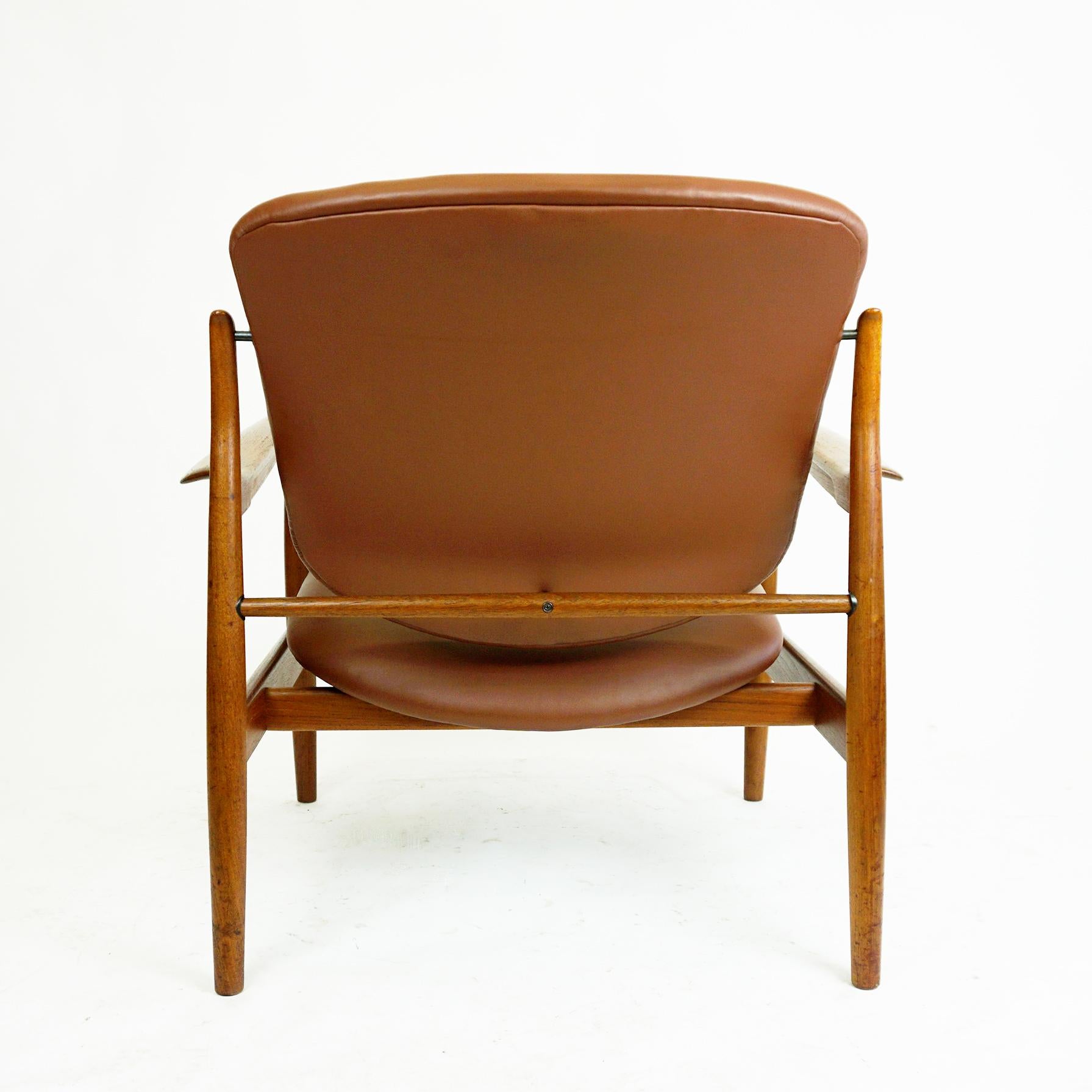 Chaise longue danoise moderne en teck et cuir Brown par Finn Juhl pour France and Son en vente 2