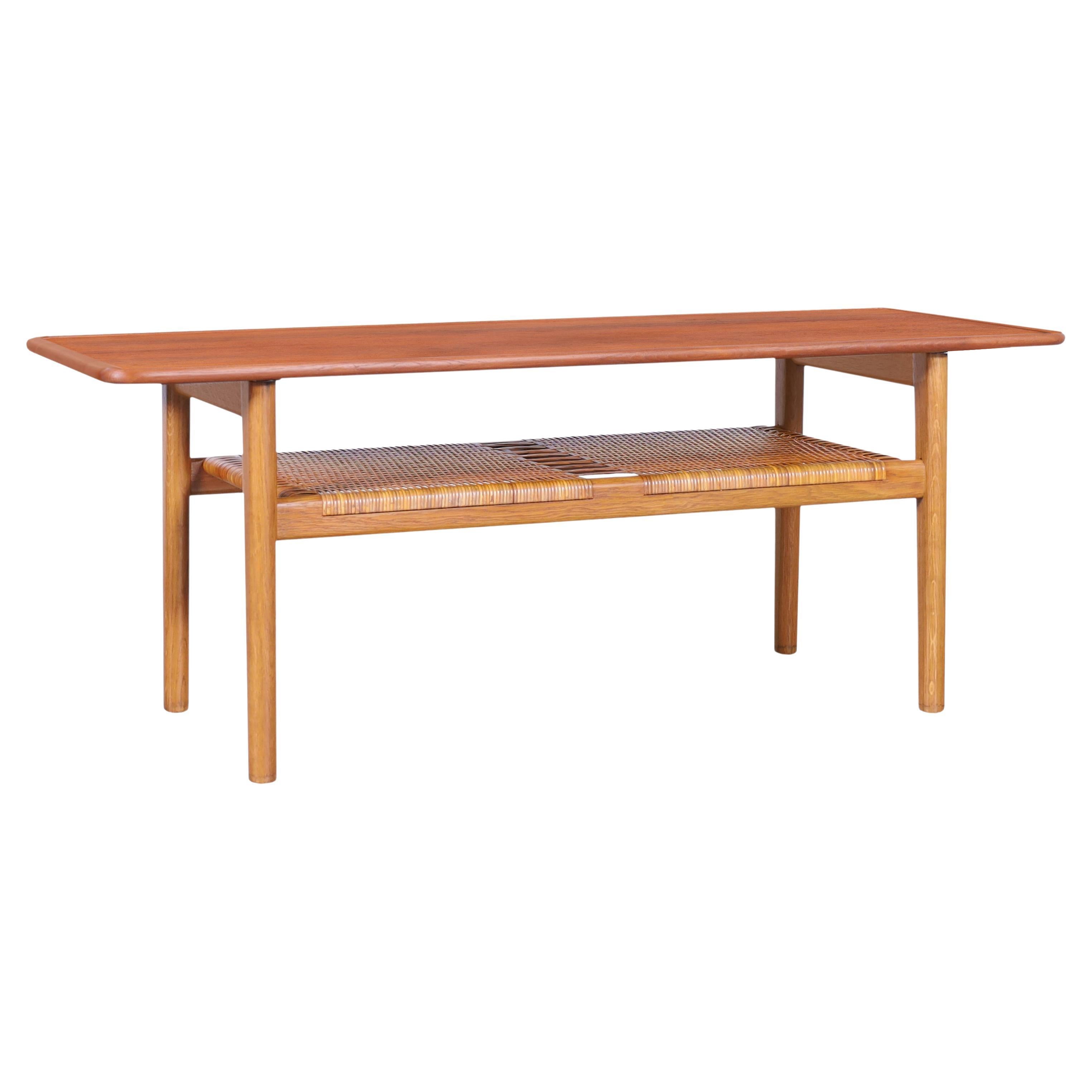 Mesa baja moderna danesa de teca y caña de Hans J. Wegner para Andreas Tuck