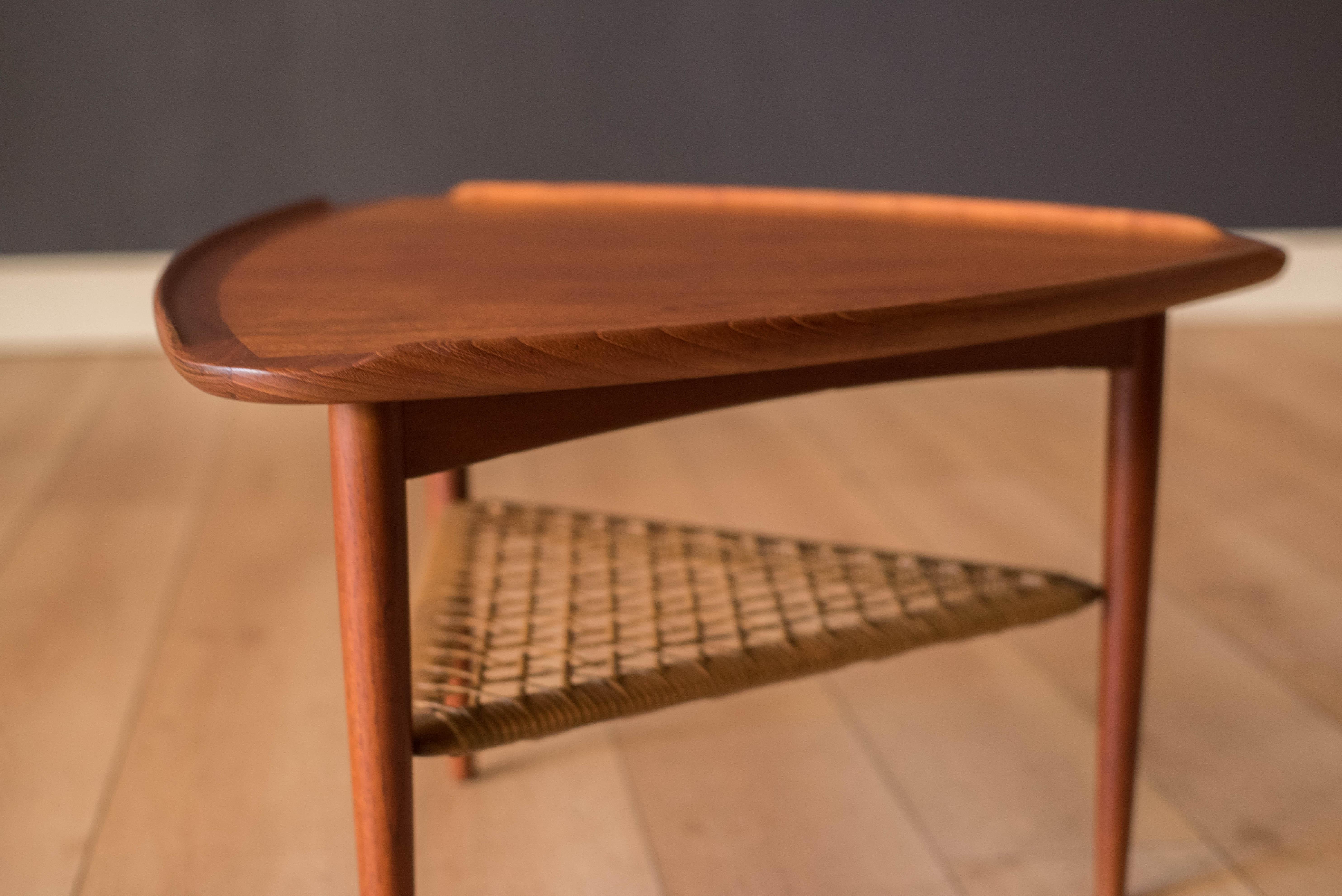 Danish Modern Teak and Cane Selig Ocassional Triangle End Table by Poul Jensen In Good Condition For Sale In San Jose, CA