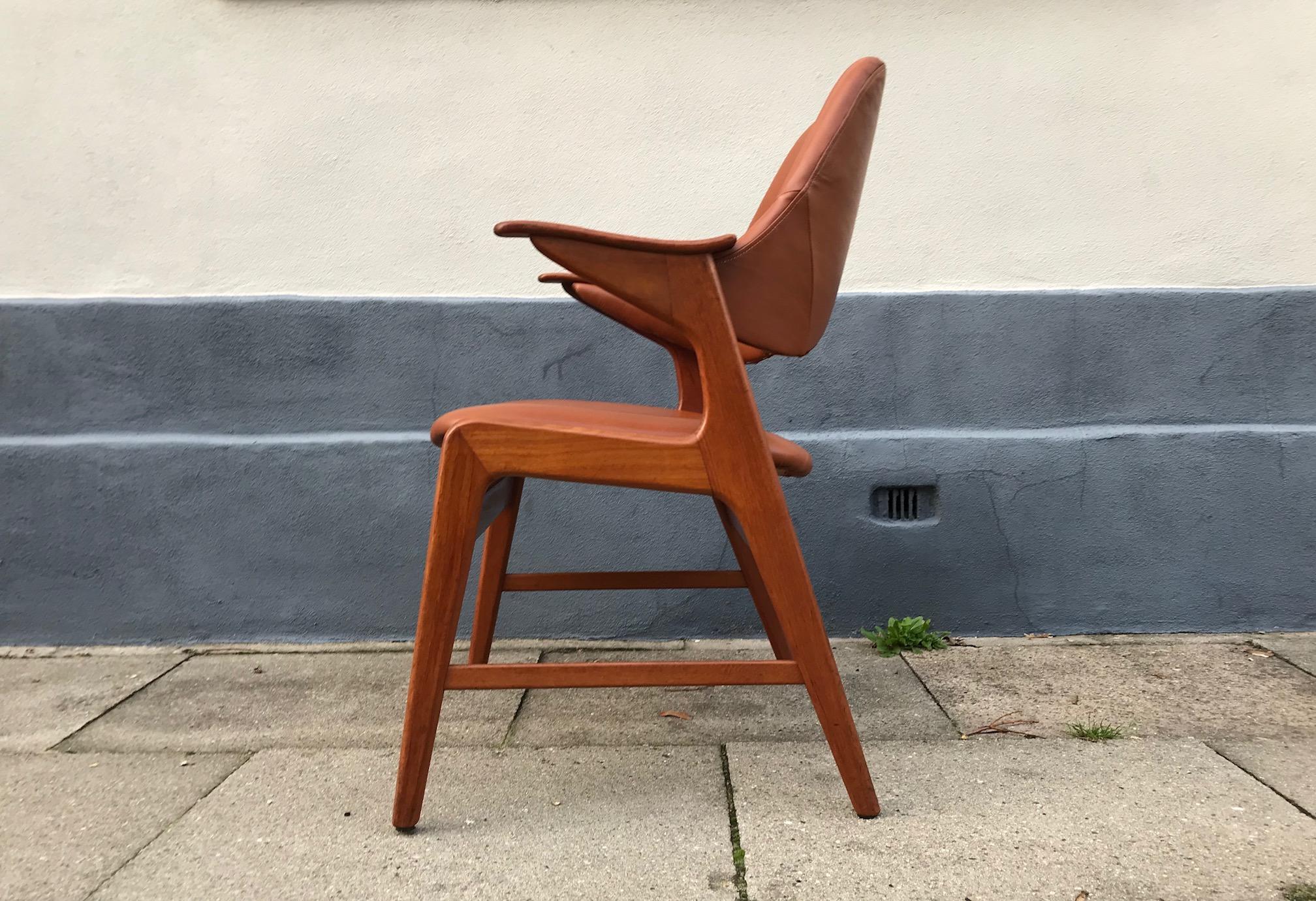 Dänischer Moderner Loungesessel aus Teakholz und Leder von N. A. Jørgensen, 1960er Jahre (Moderne der Mitte des Jahrhunderts) im Angebot